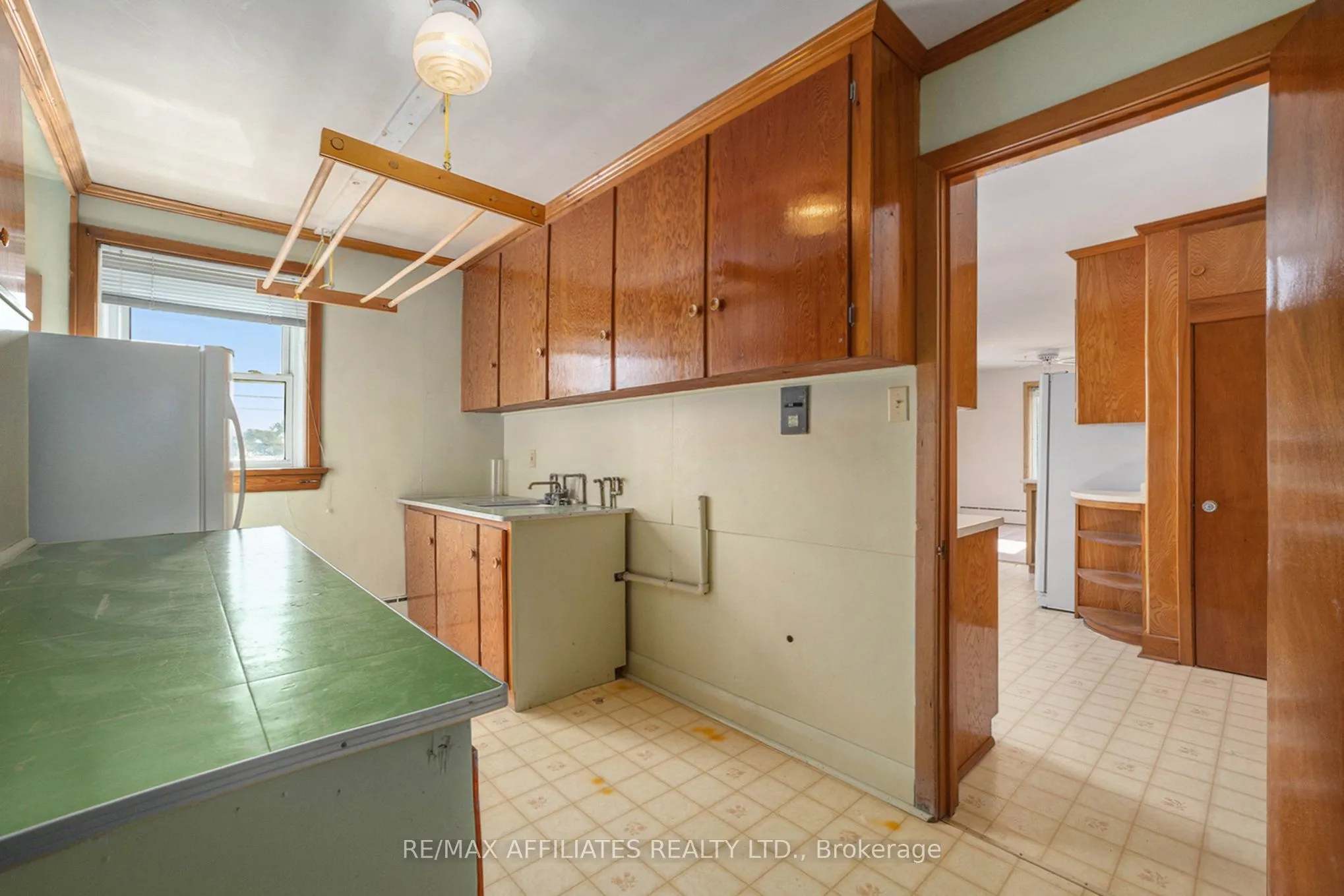 21 Wilson Street W, #Apt 1
