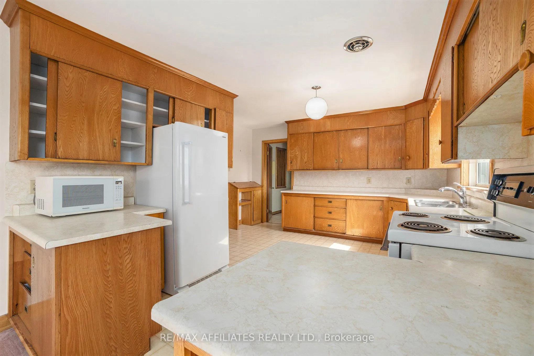 21 Wilson Street W, #Apt 1