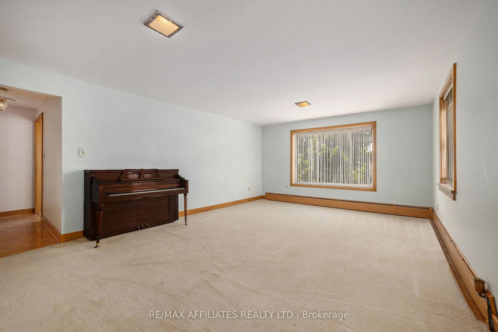 21 Wilson Street W, #Apt 1