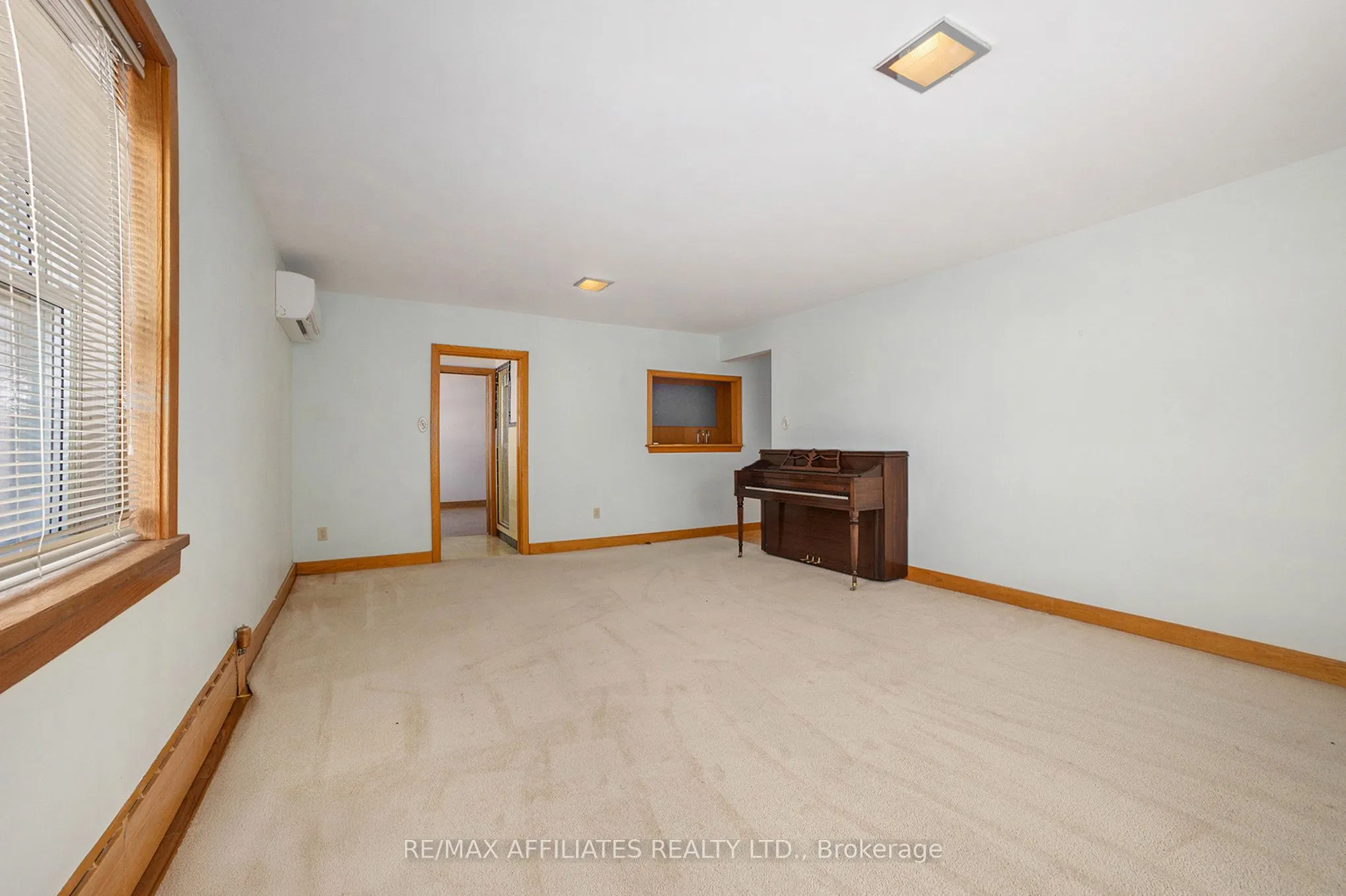 21 Wilson Street W, #Apt 1