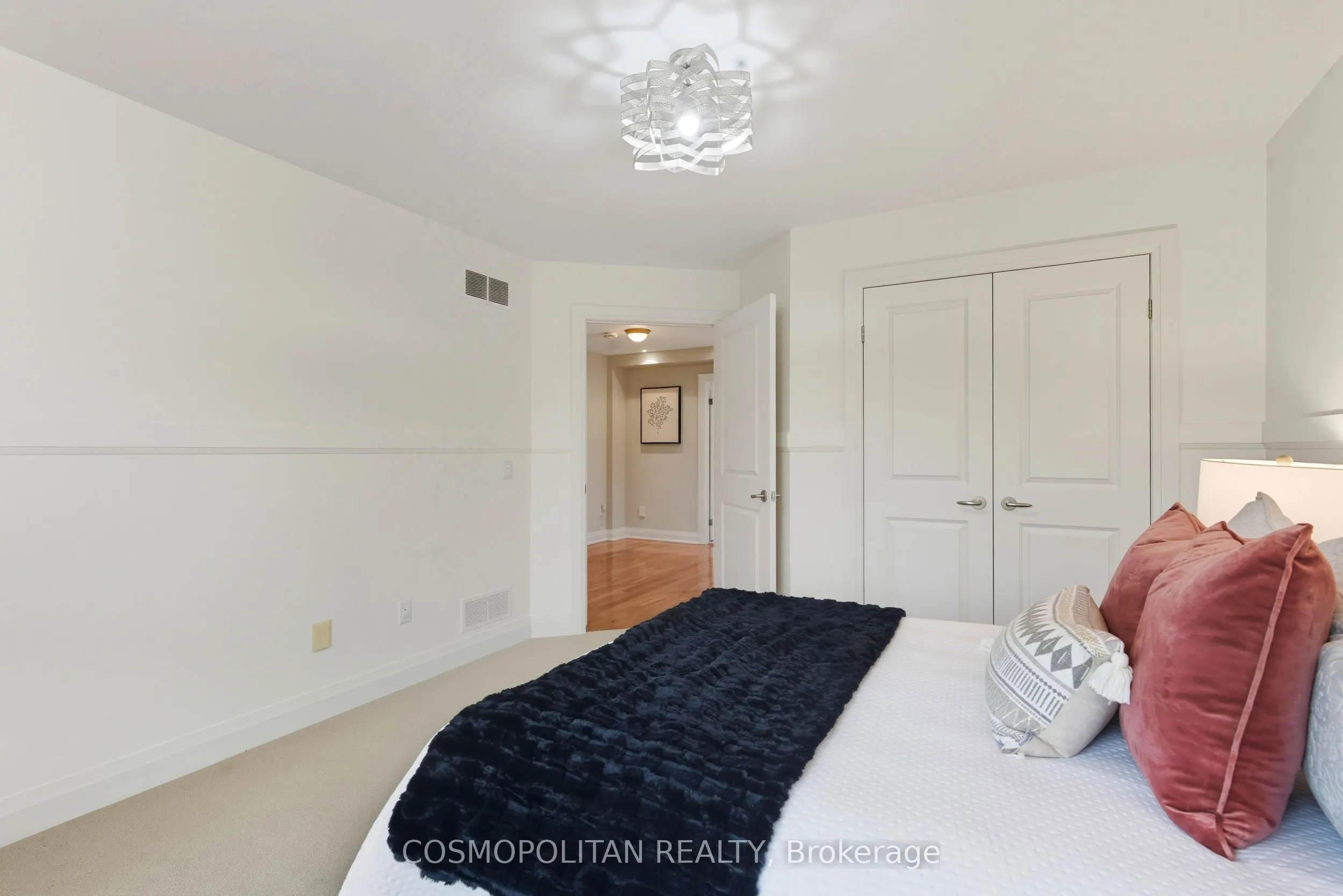 5 BROOKLYN Court