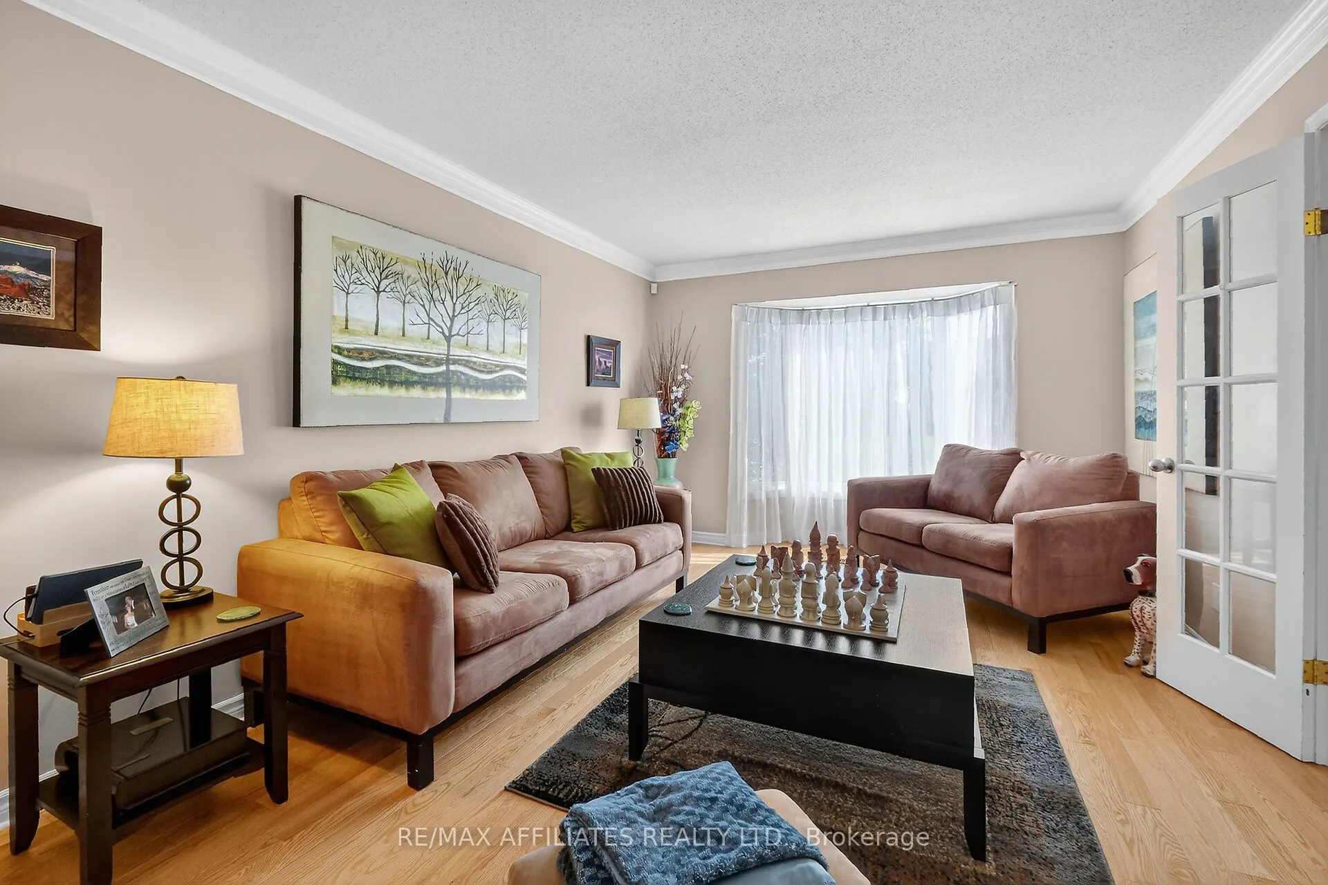 560 Falwyn Crescent