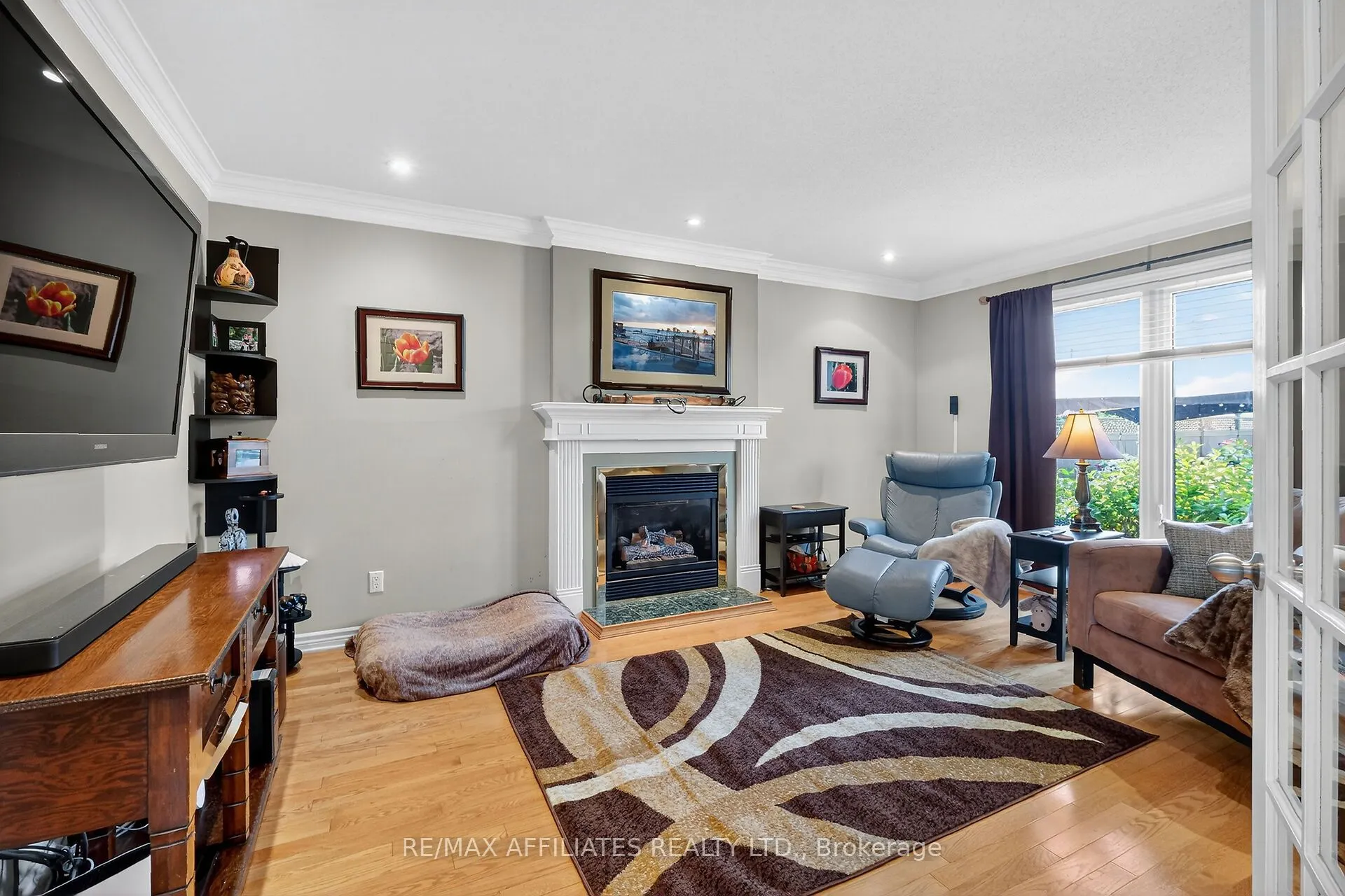 560 Falwyn Crescent