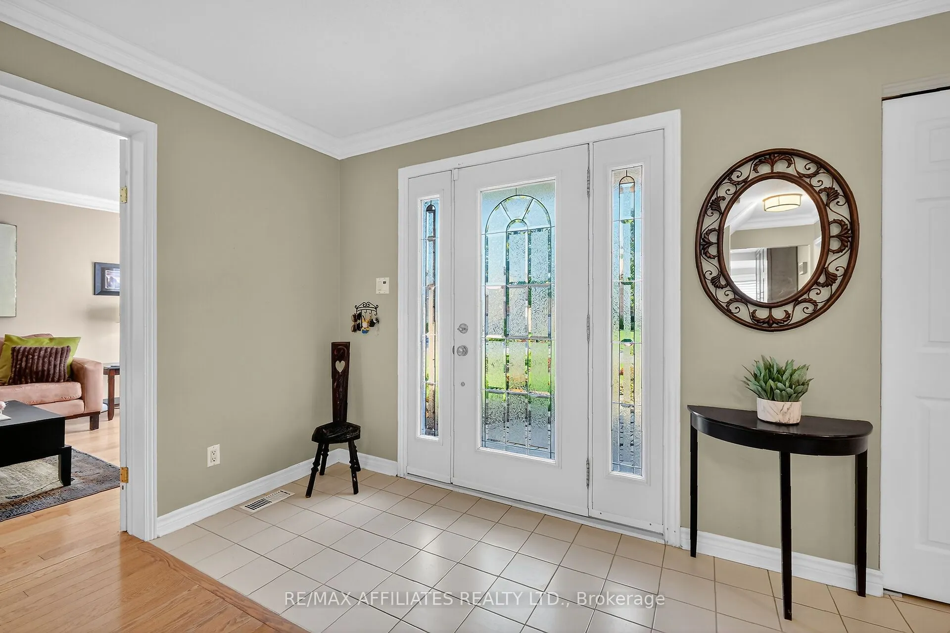 560 Falwyn Crescent