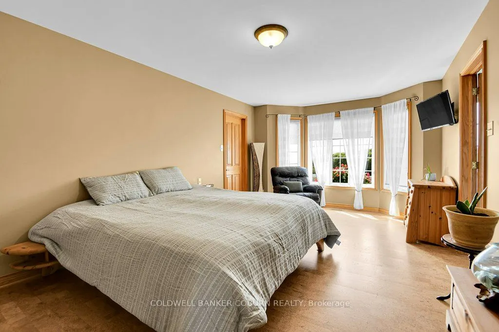 11229 Lakeshore Drive