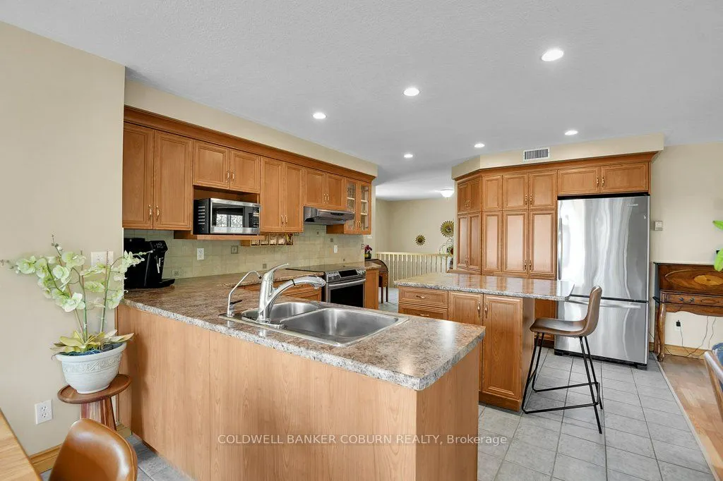 11229 Lakeshore Drive