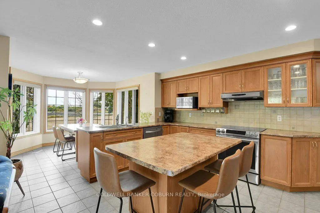 11229 Lakeshore Drive