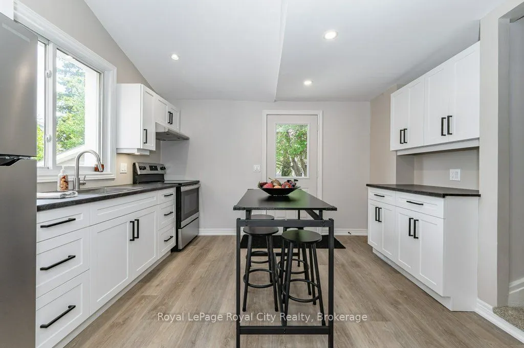 164 Suffolk Street W