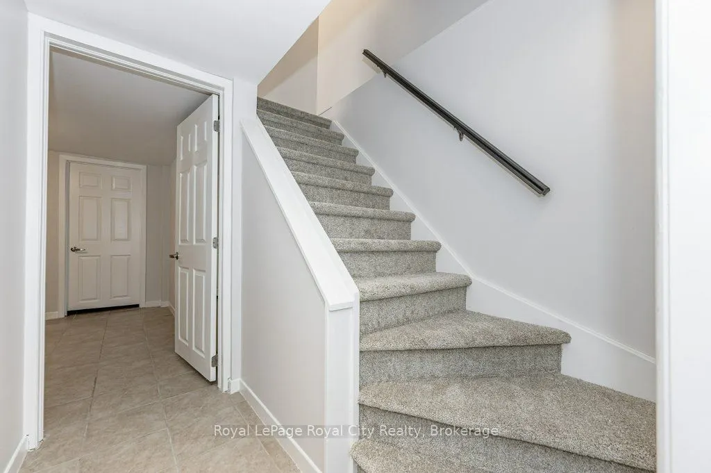 164 Suffolk Street W