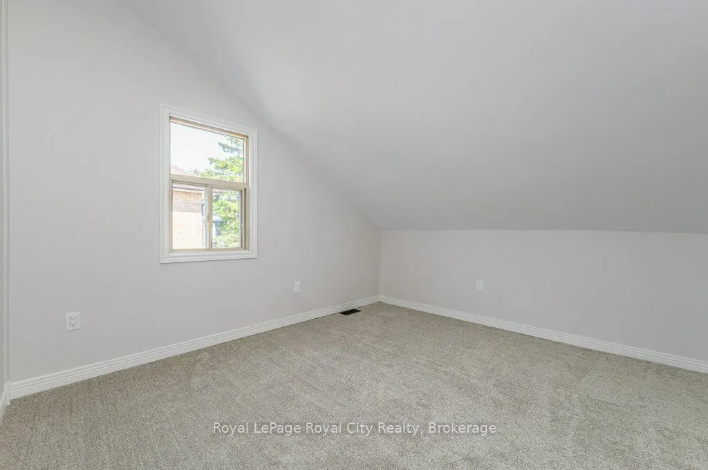 164 Suffolk Street W