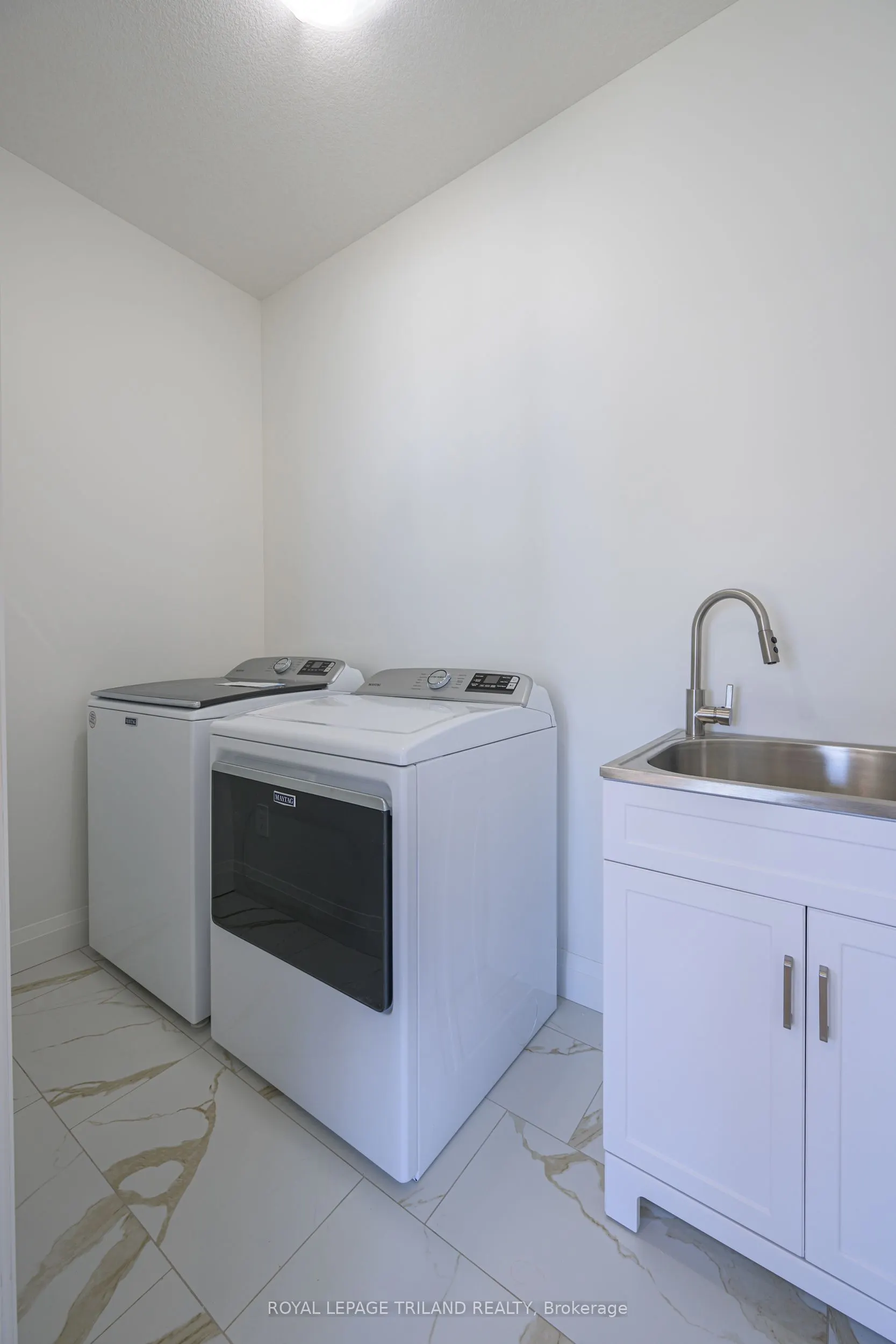 3741 Somerston Crescent