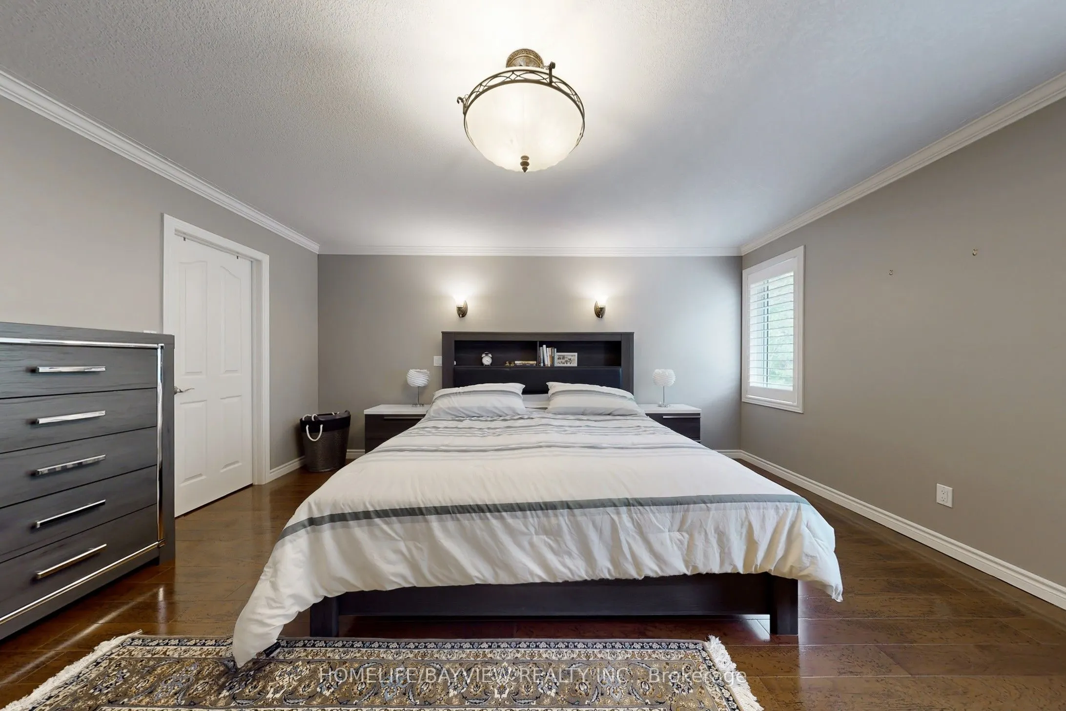 574 Sandbanks Crescent