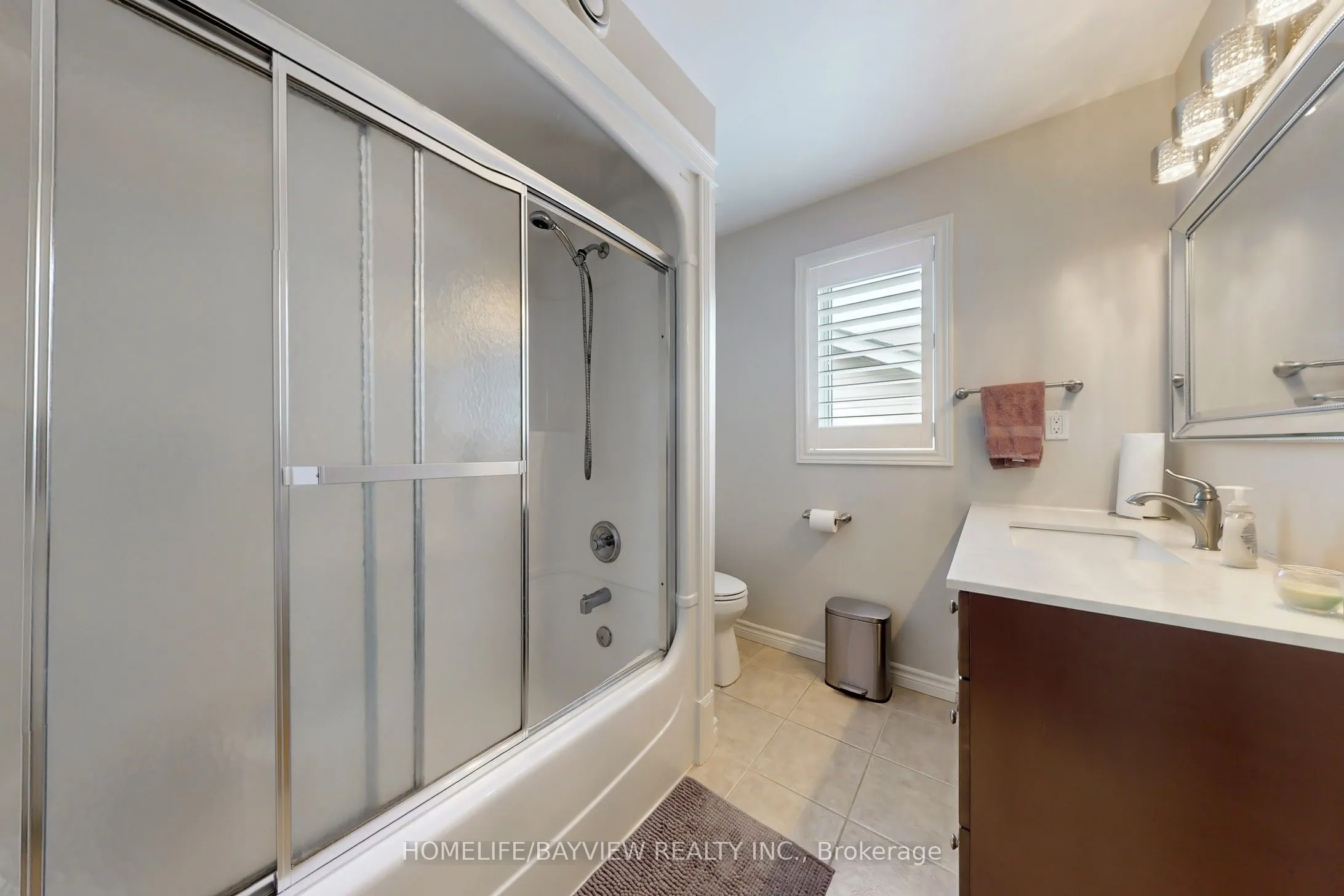 574 Sandbanks Crescent