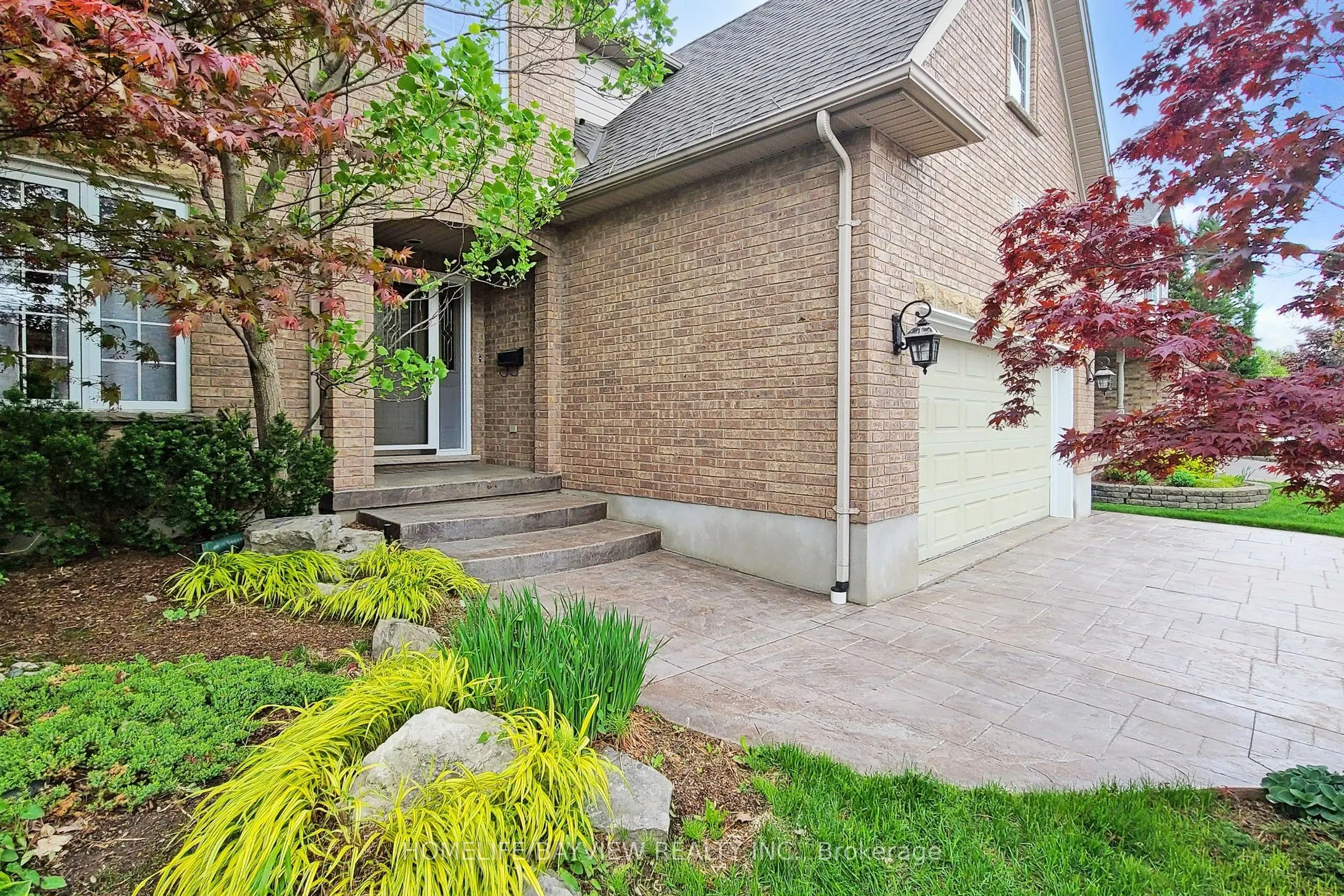 574 Sandbanks Crescent