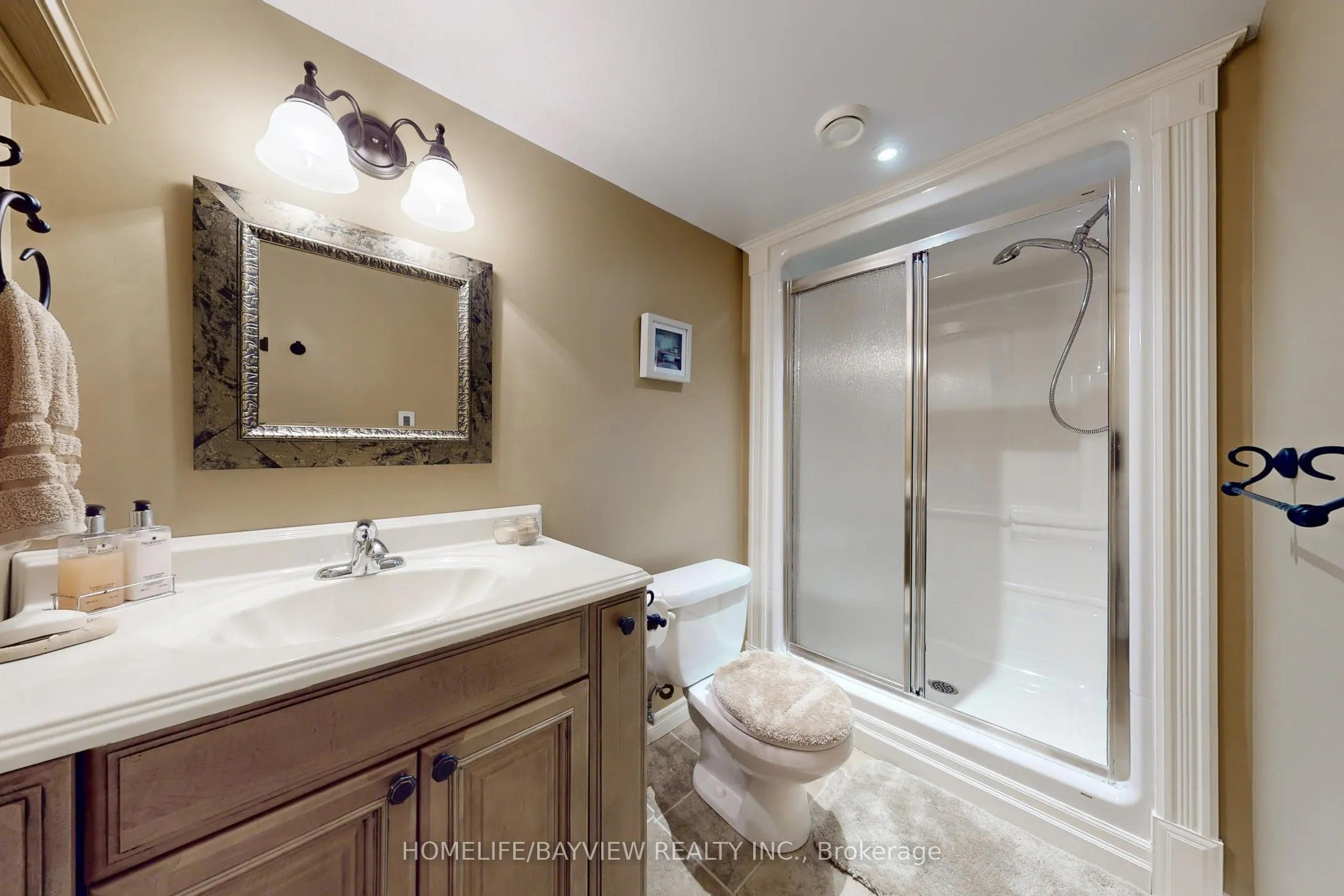 574 Sandbanks Crescent