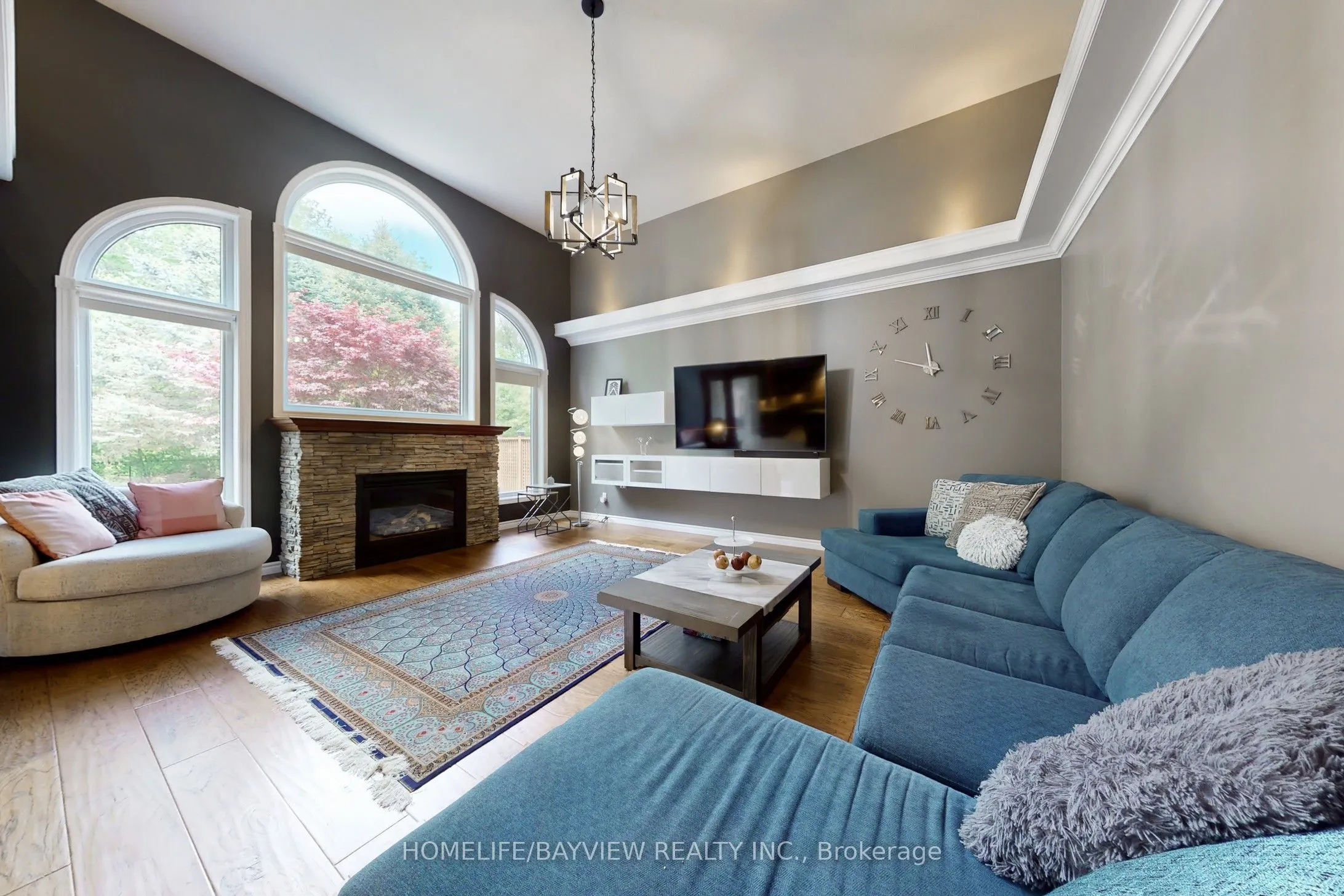 574 Sandbanks Crescent