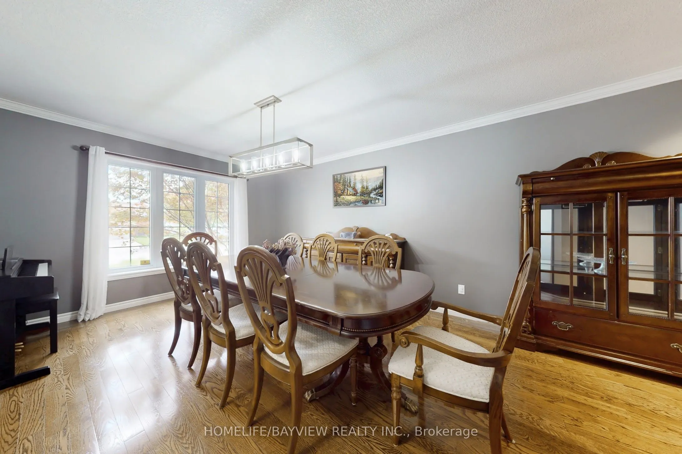 574 Sandbanks Crescent