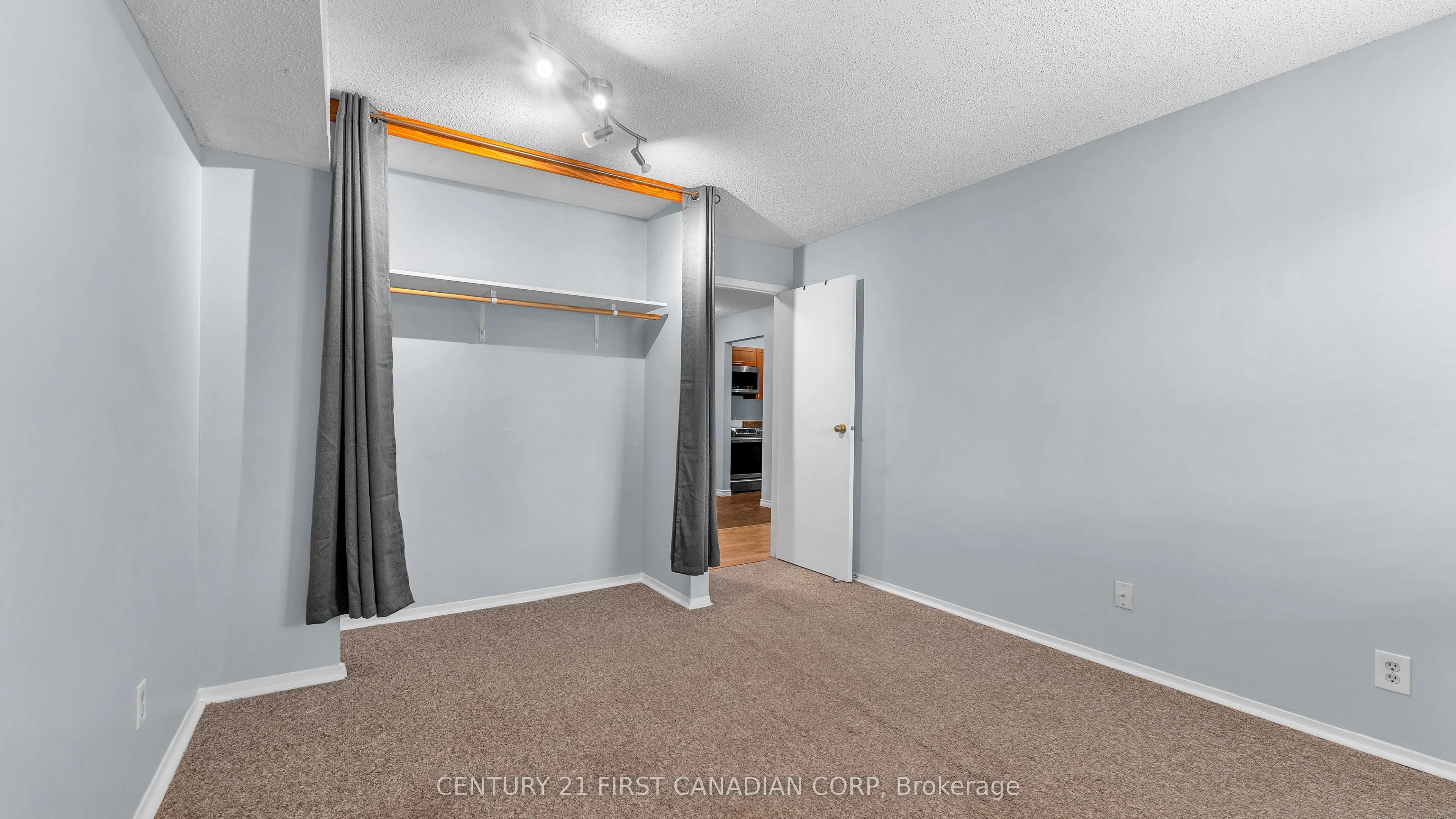 739 Deveron Crescent, #203