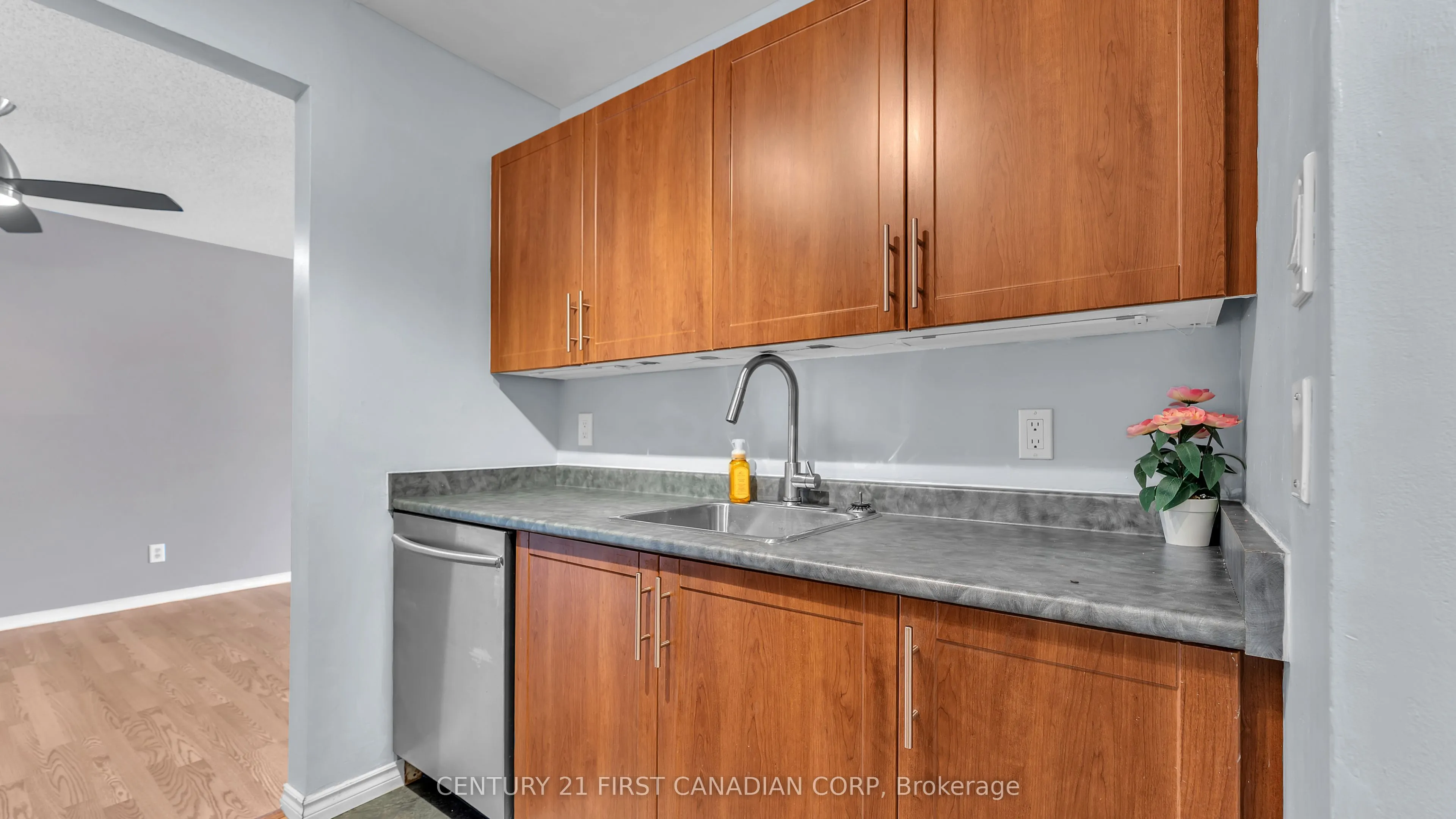 739 Deveron Crescent, #203