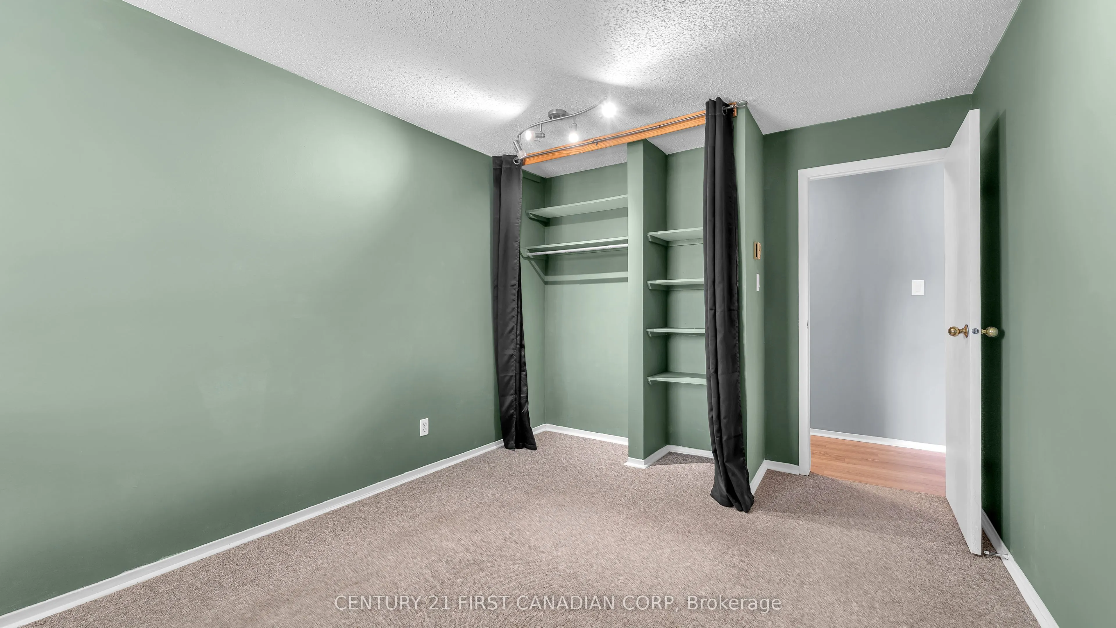 739 Deveron Crescent, #203