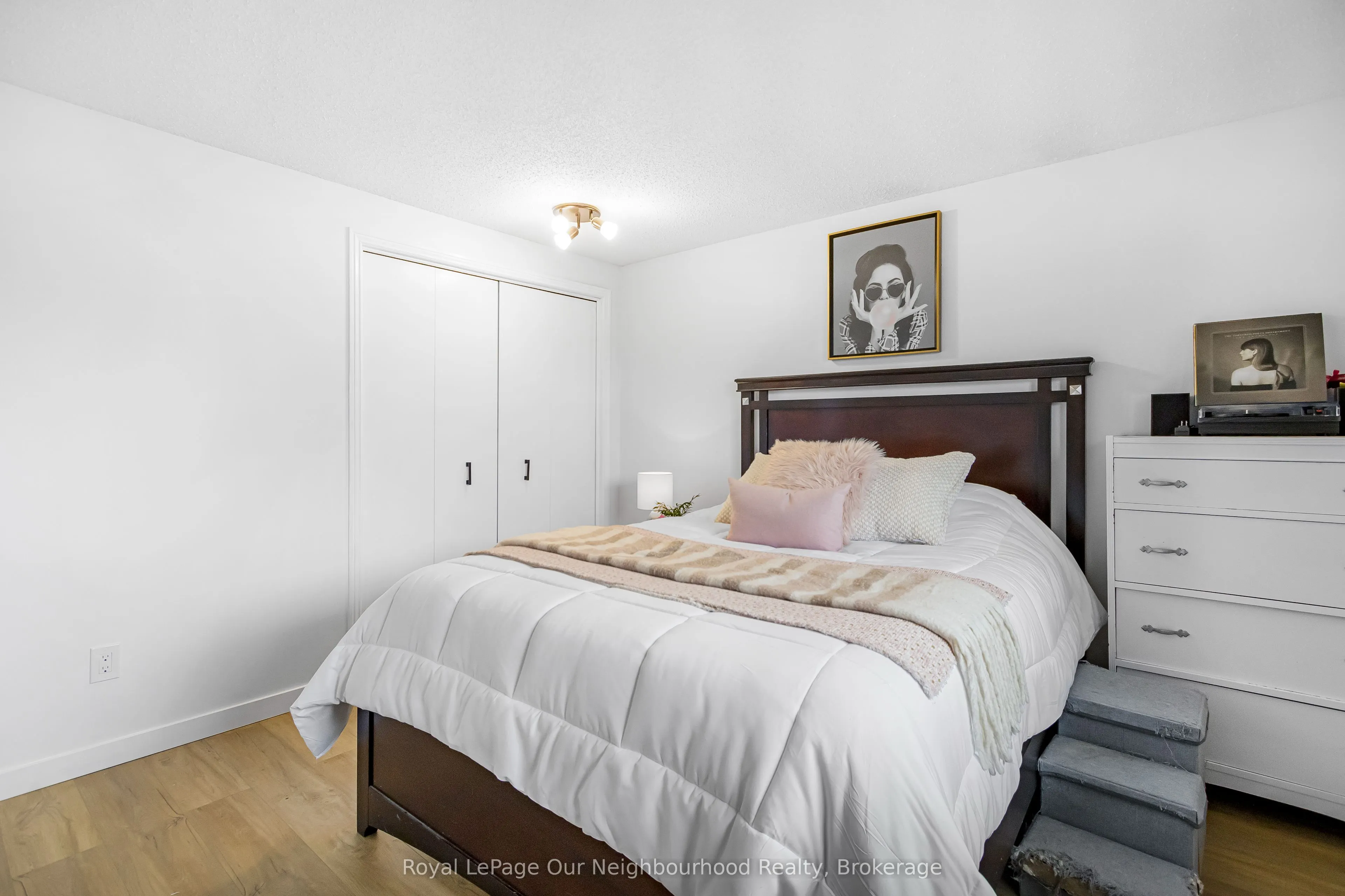 2 Woodfern Road