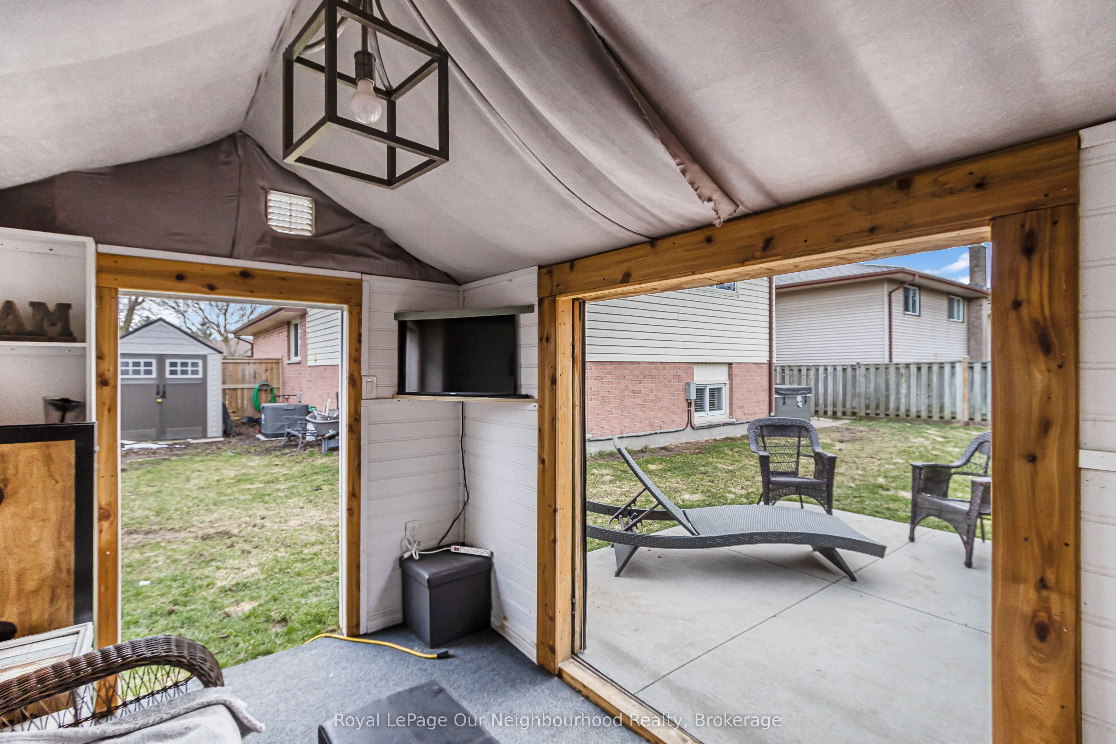 2 Woodfern Road