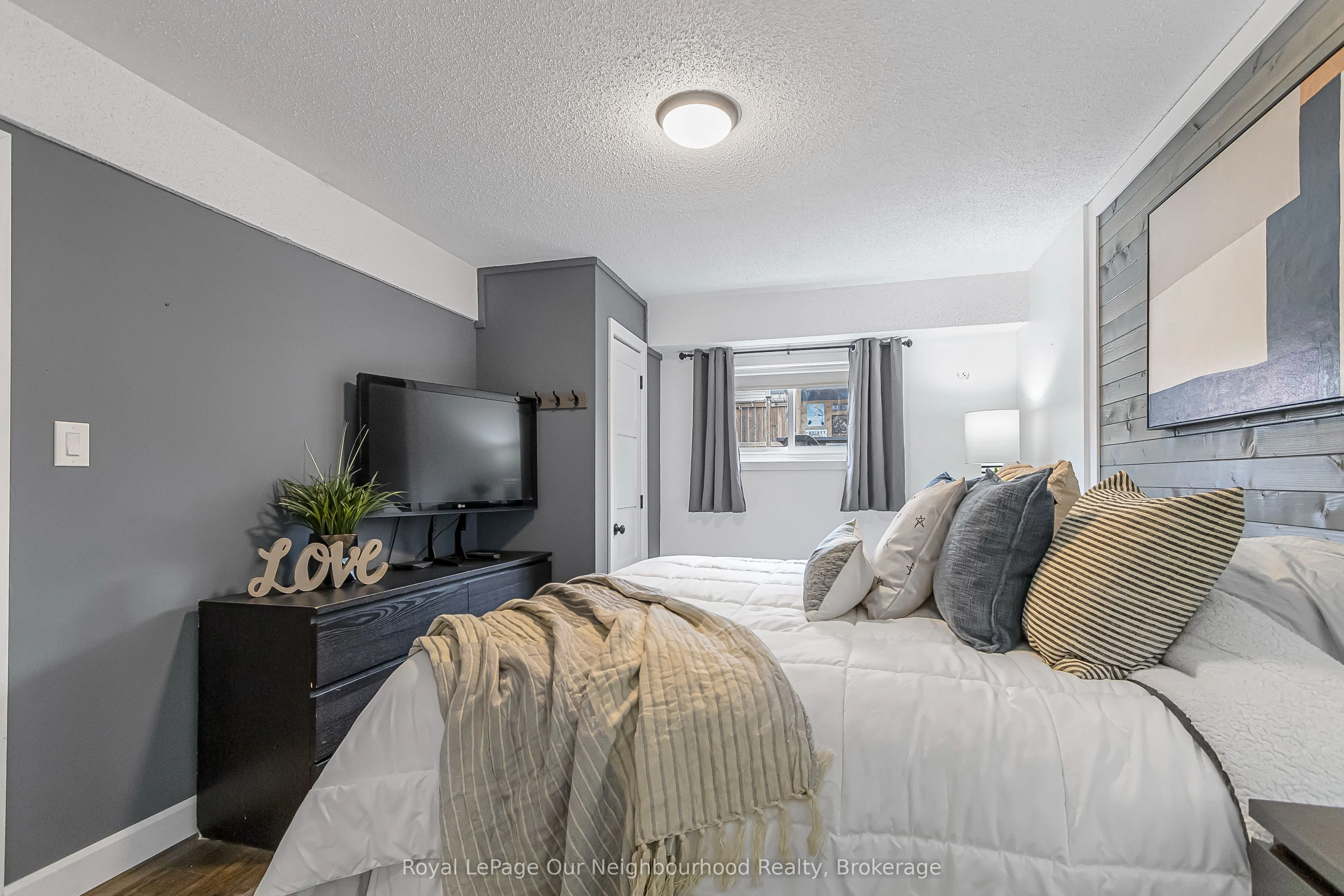 2 Woodfern Road