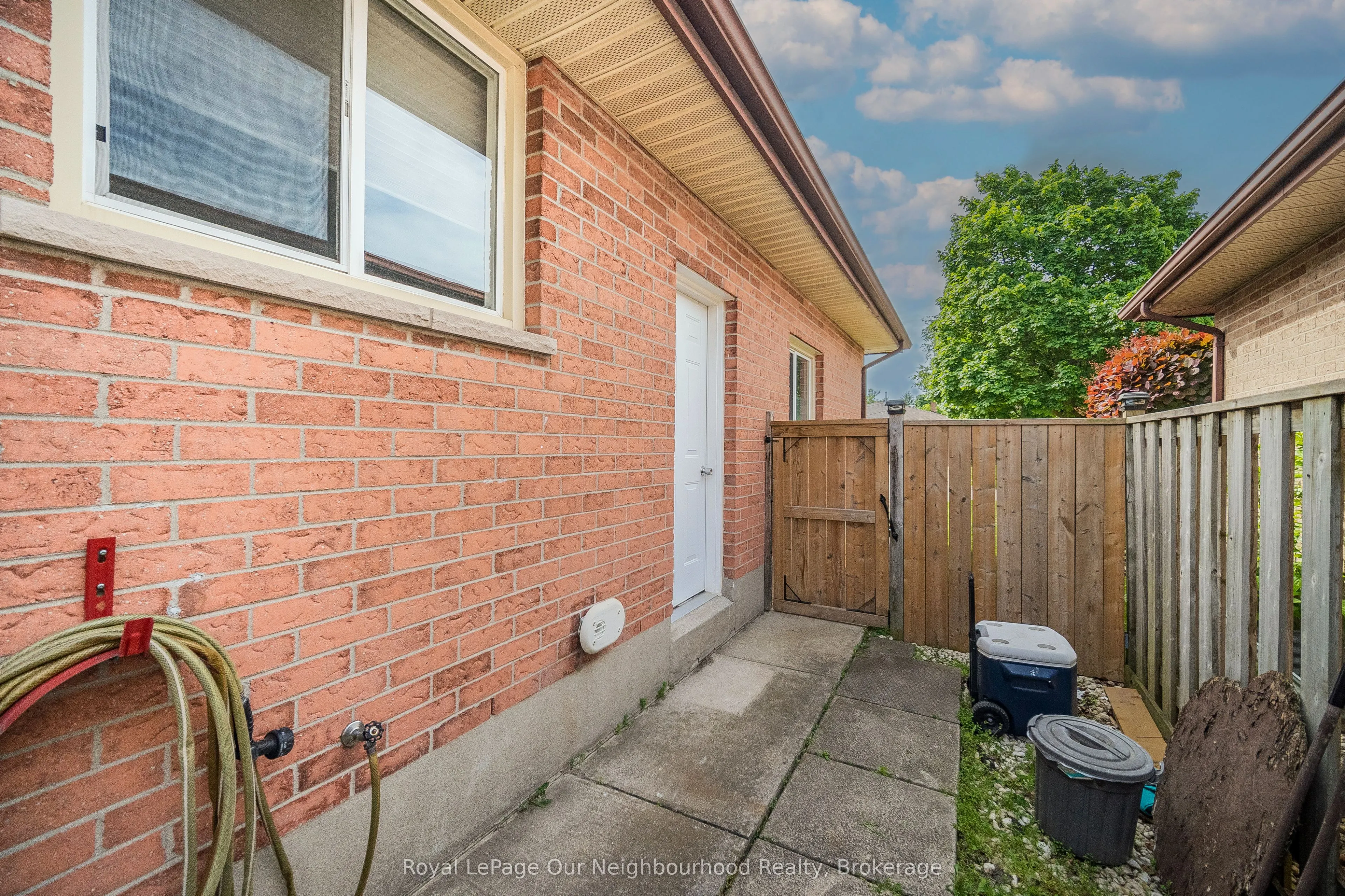 2 Woodfern Road