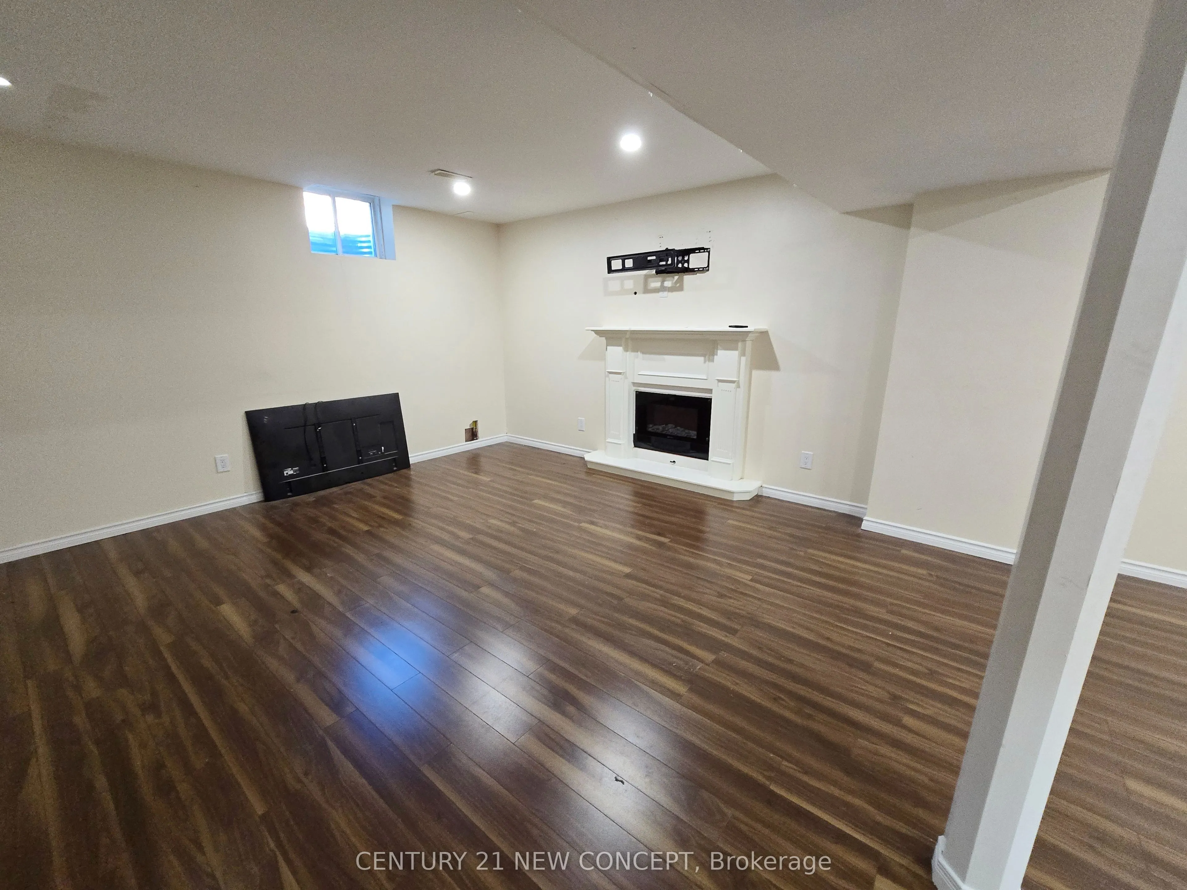 548 Wasaga Crescent