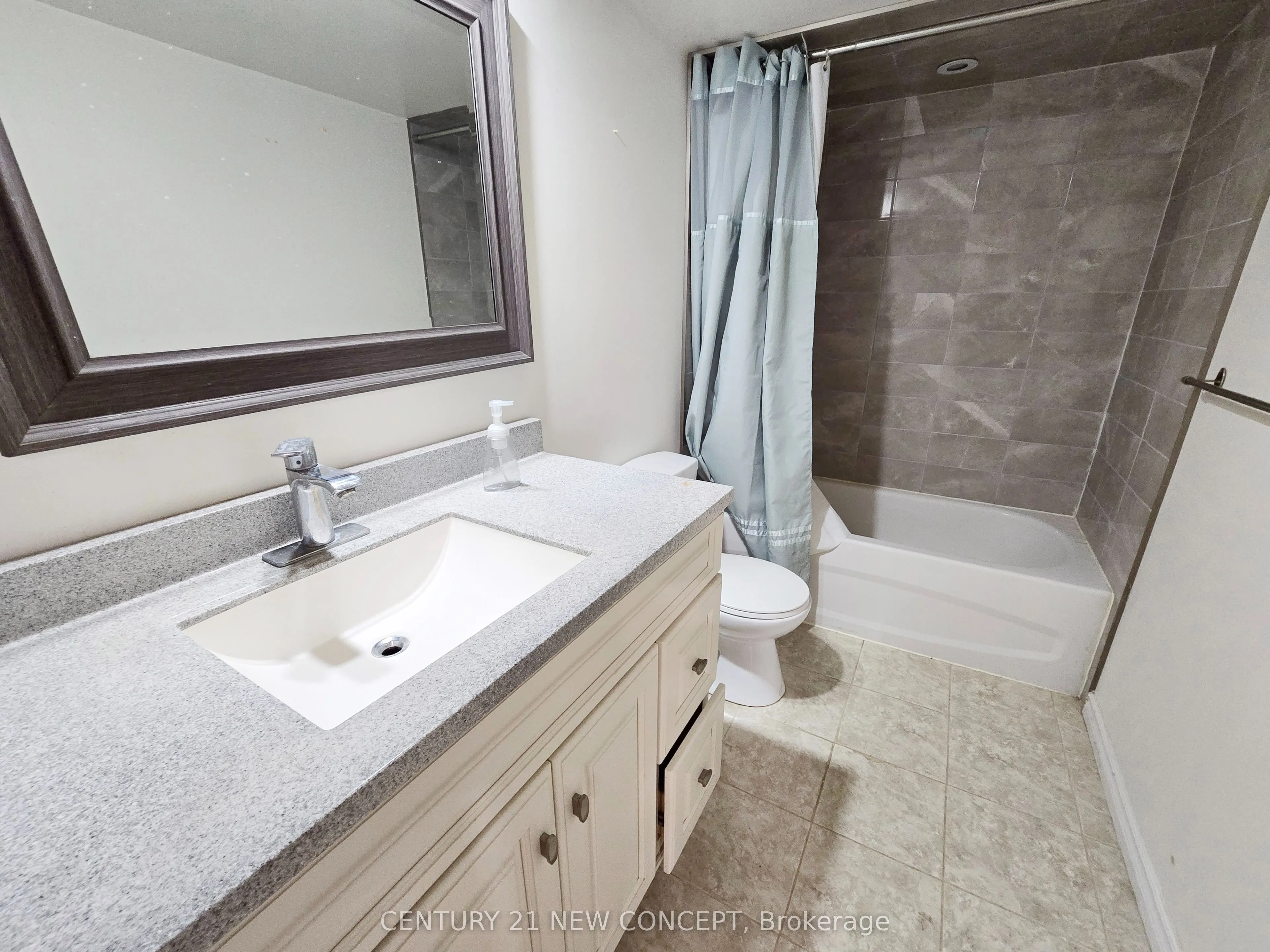 548 Wasaga Crescent