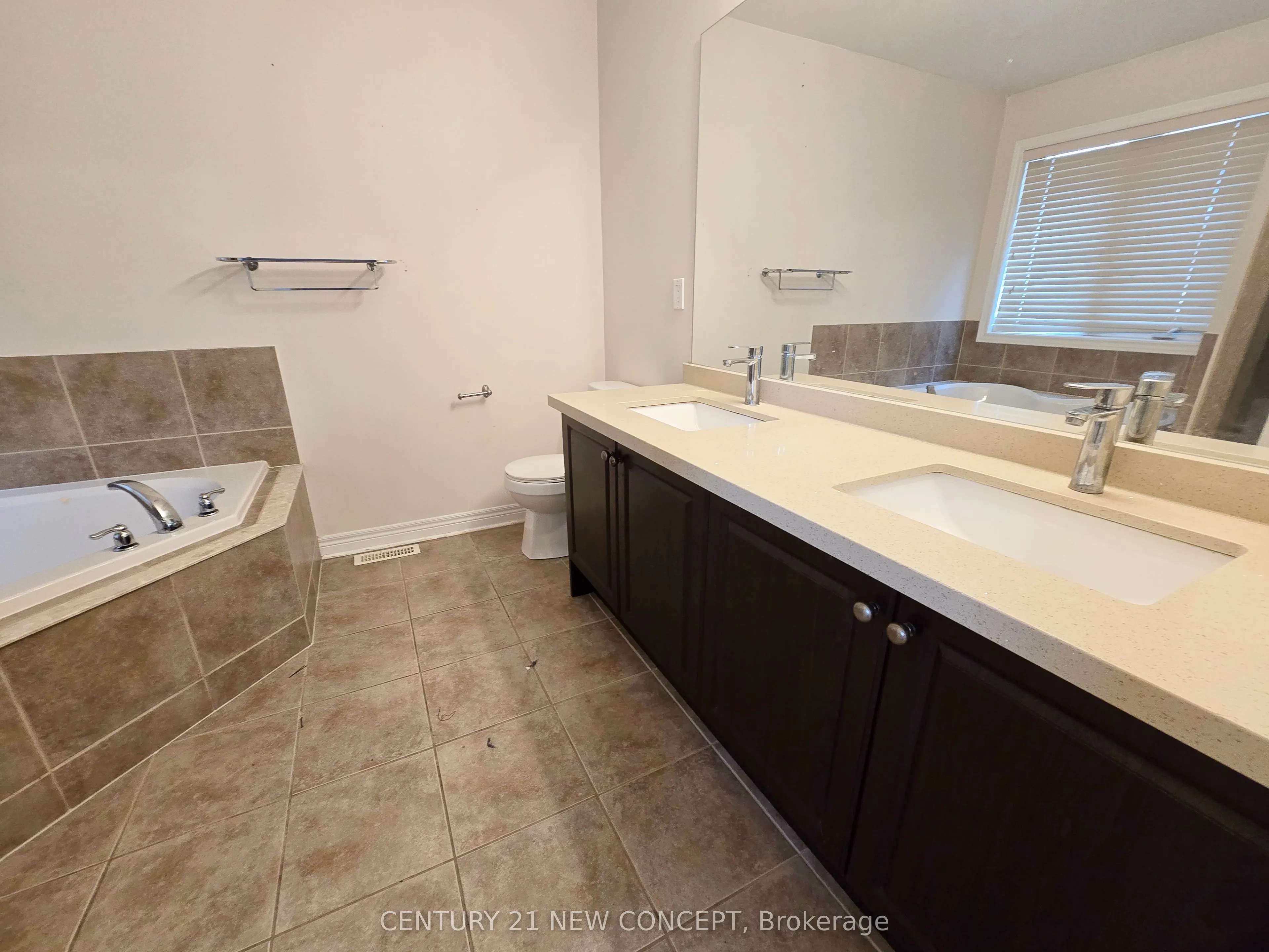 548 Wasaga Crescent