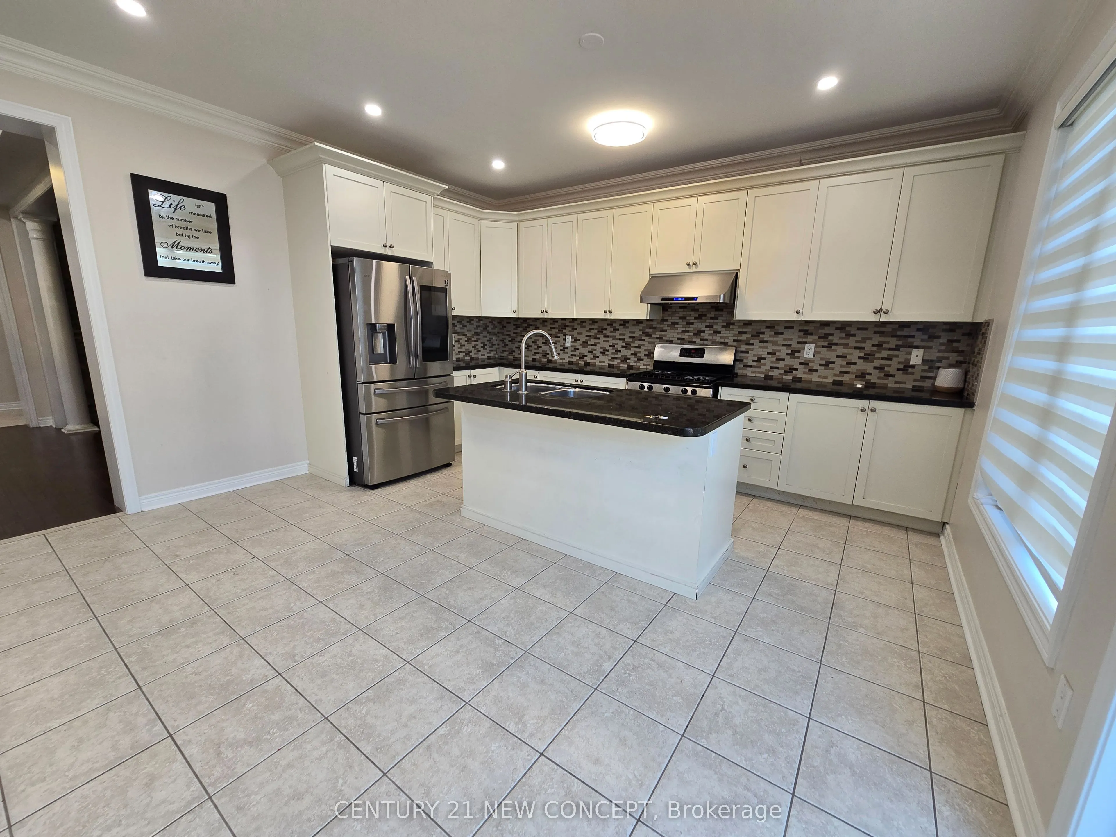 548 Wasaga Crescent
