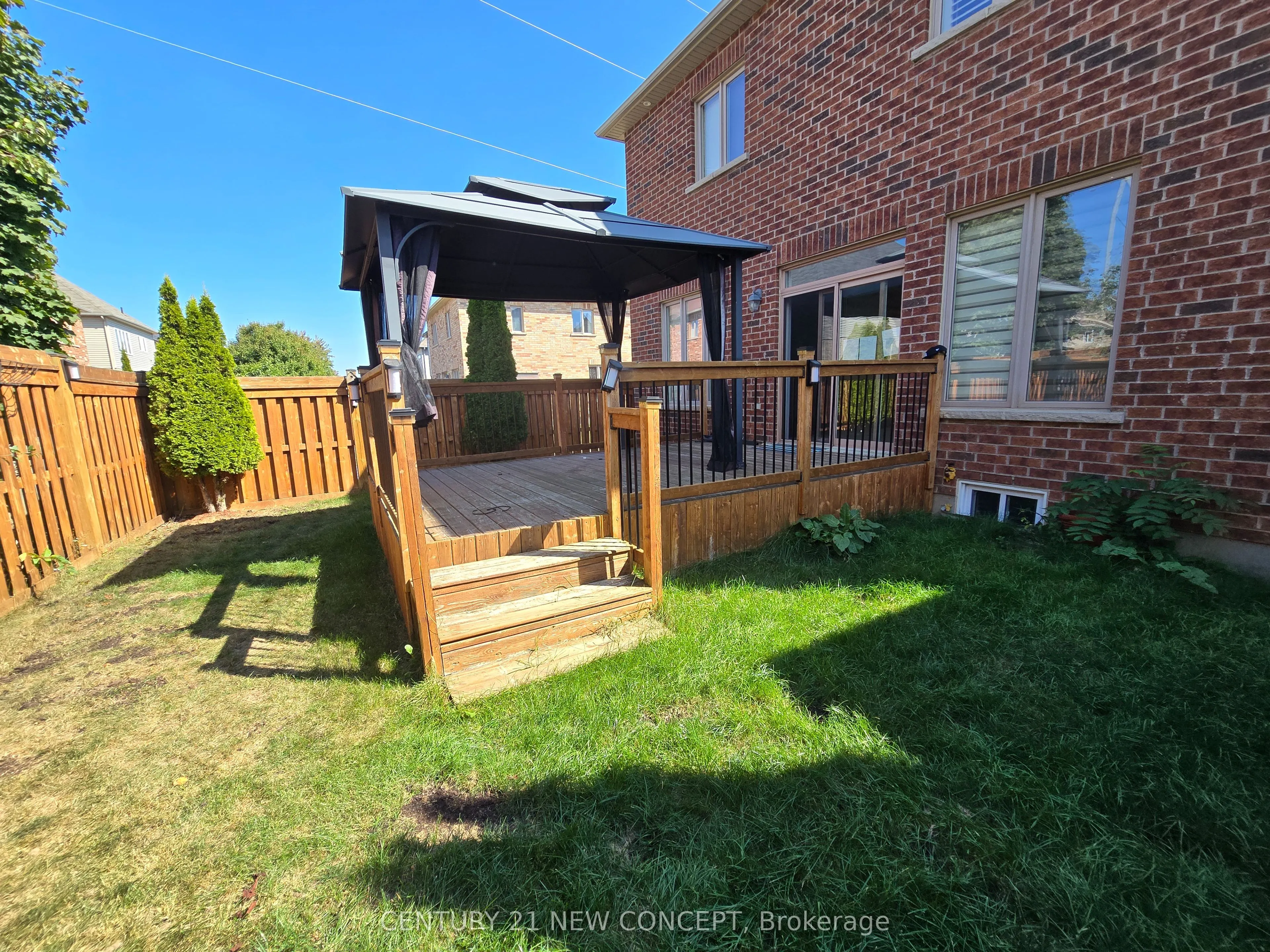 548 Wasaga Crescent