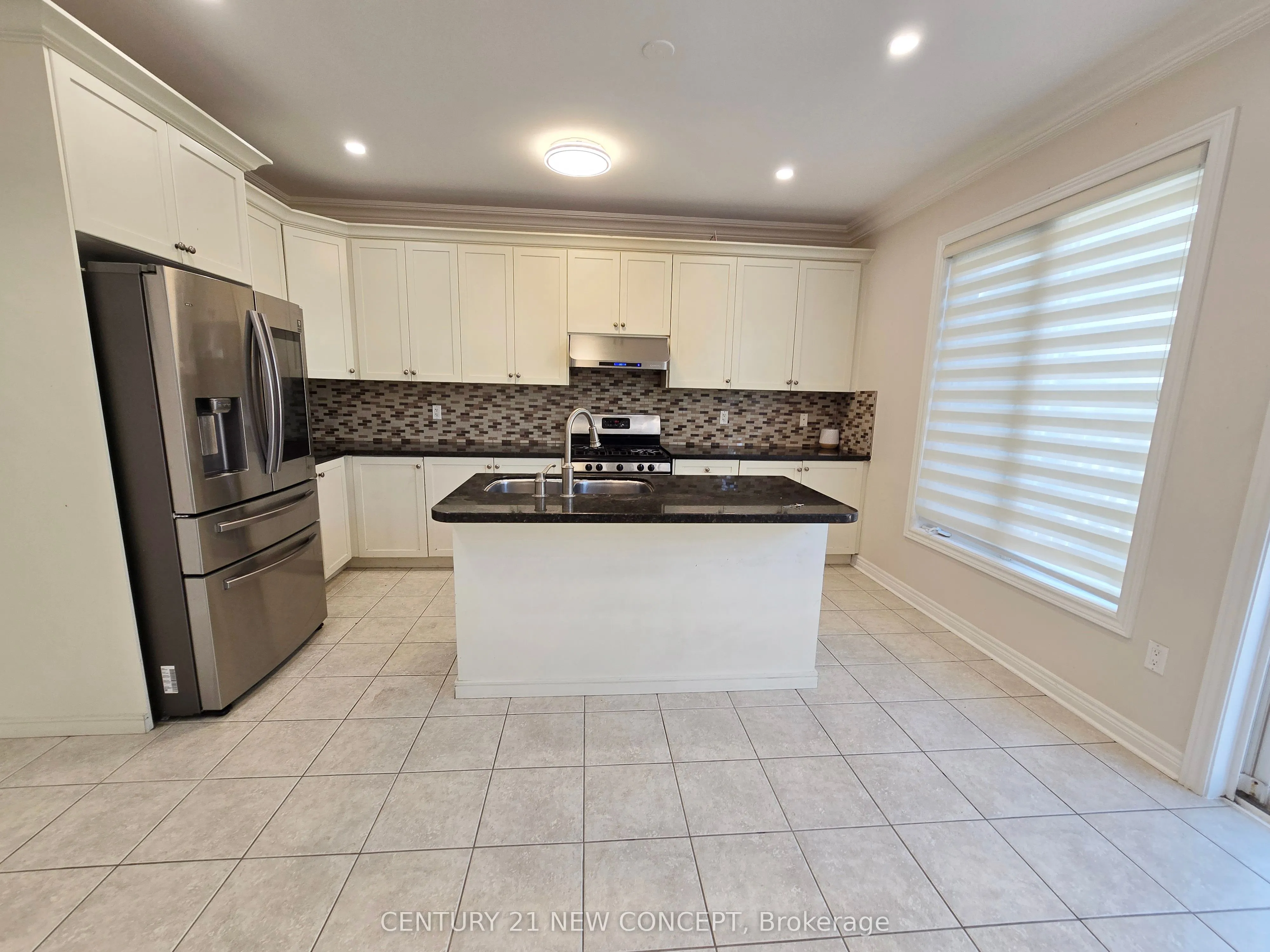 548 Wasaga Crescent