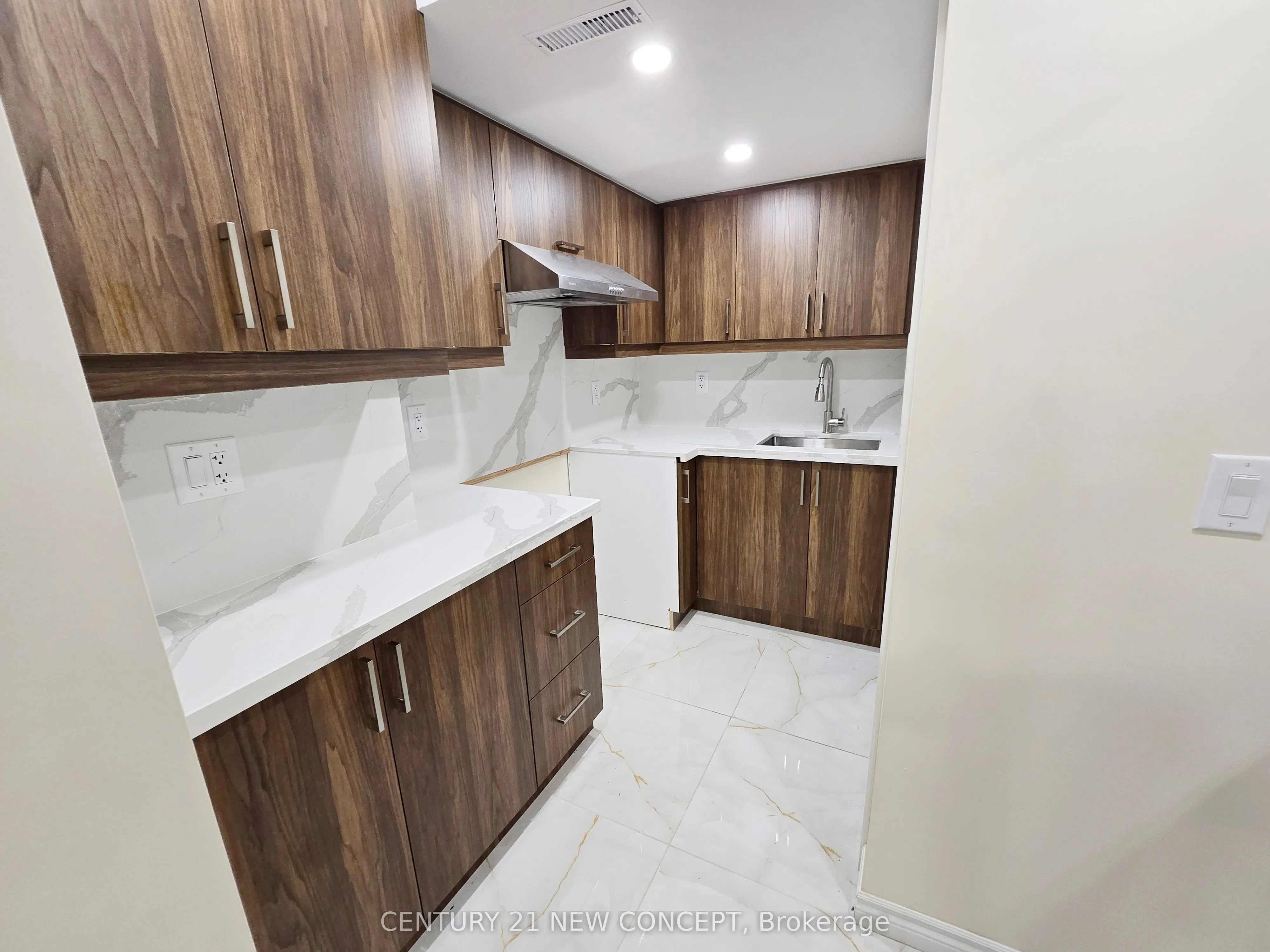 548 Wasaga Crescent