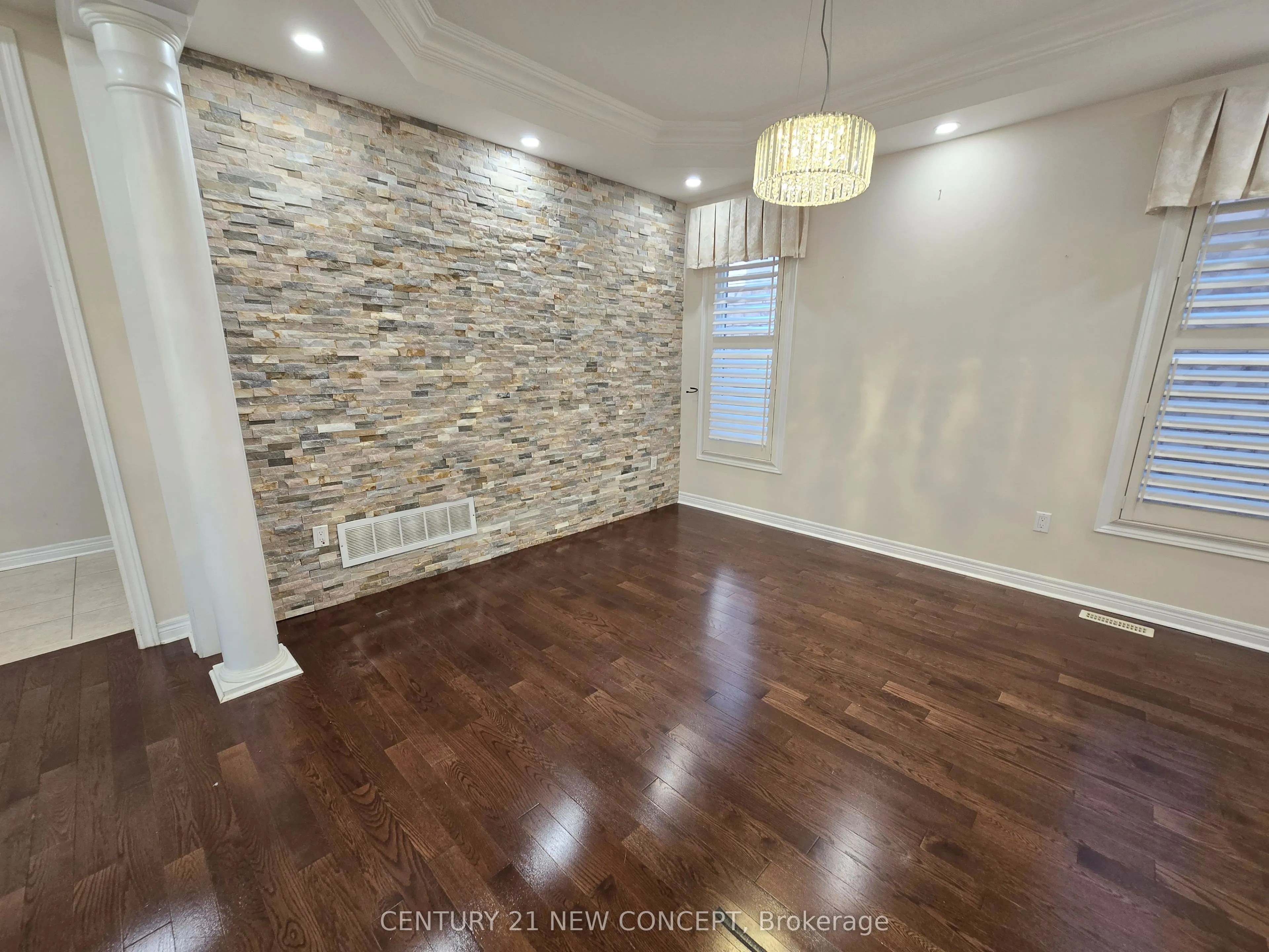 548 Wasaga Crescent