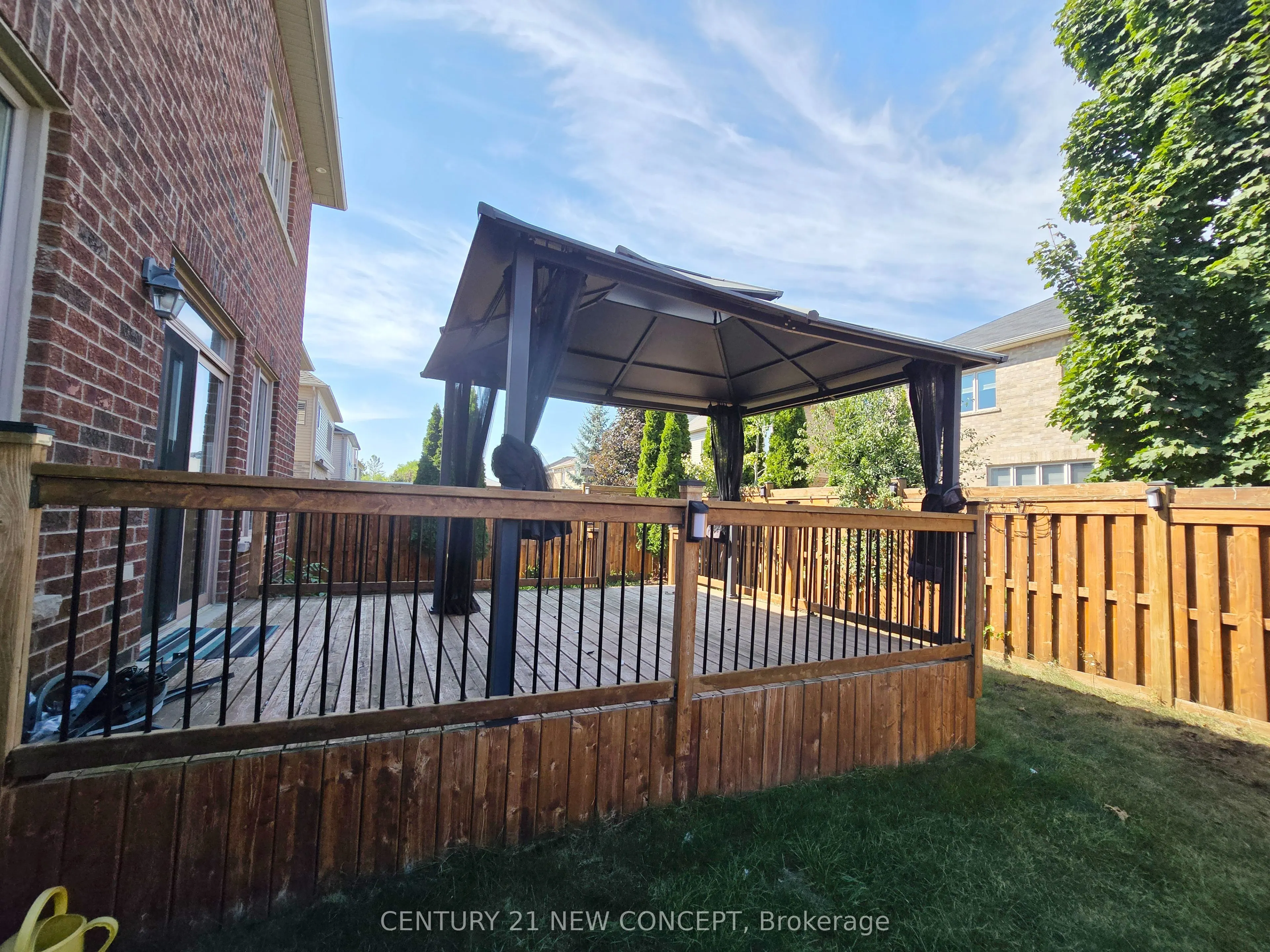 548 Wasaga Crescent