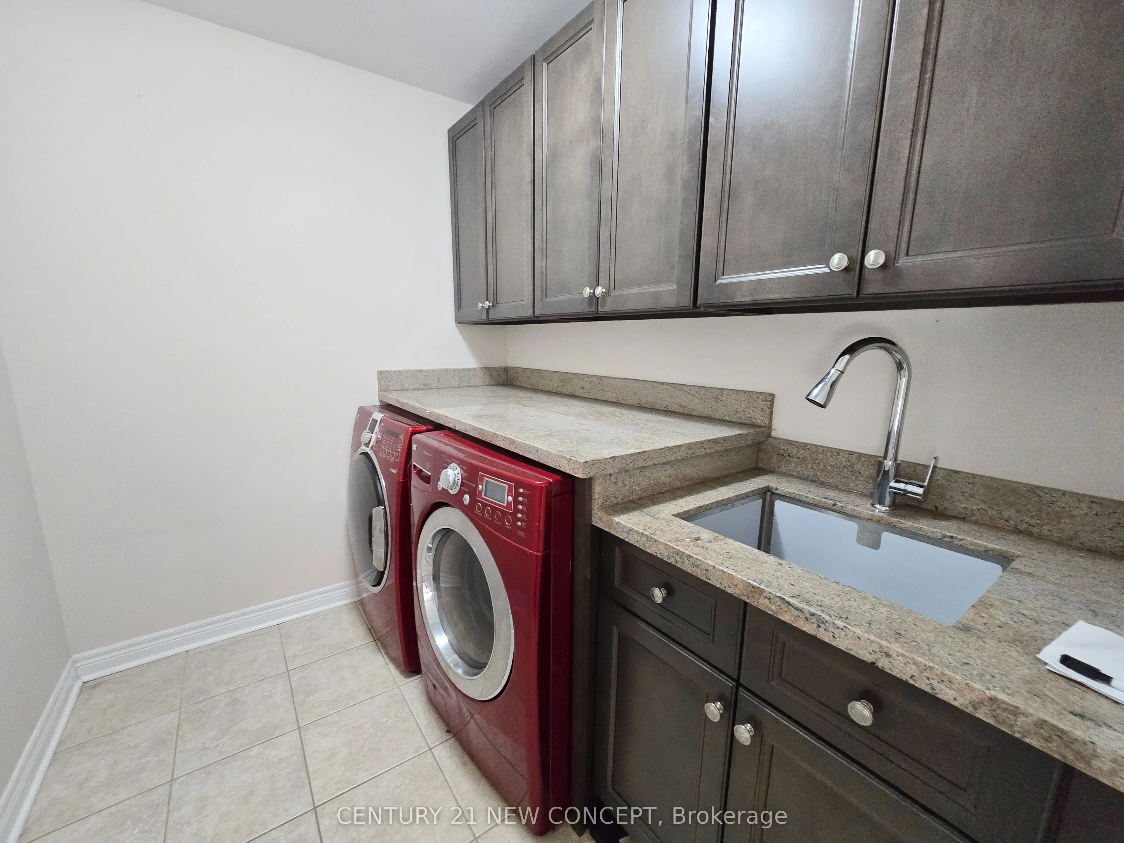 548 Wasaga Crescent