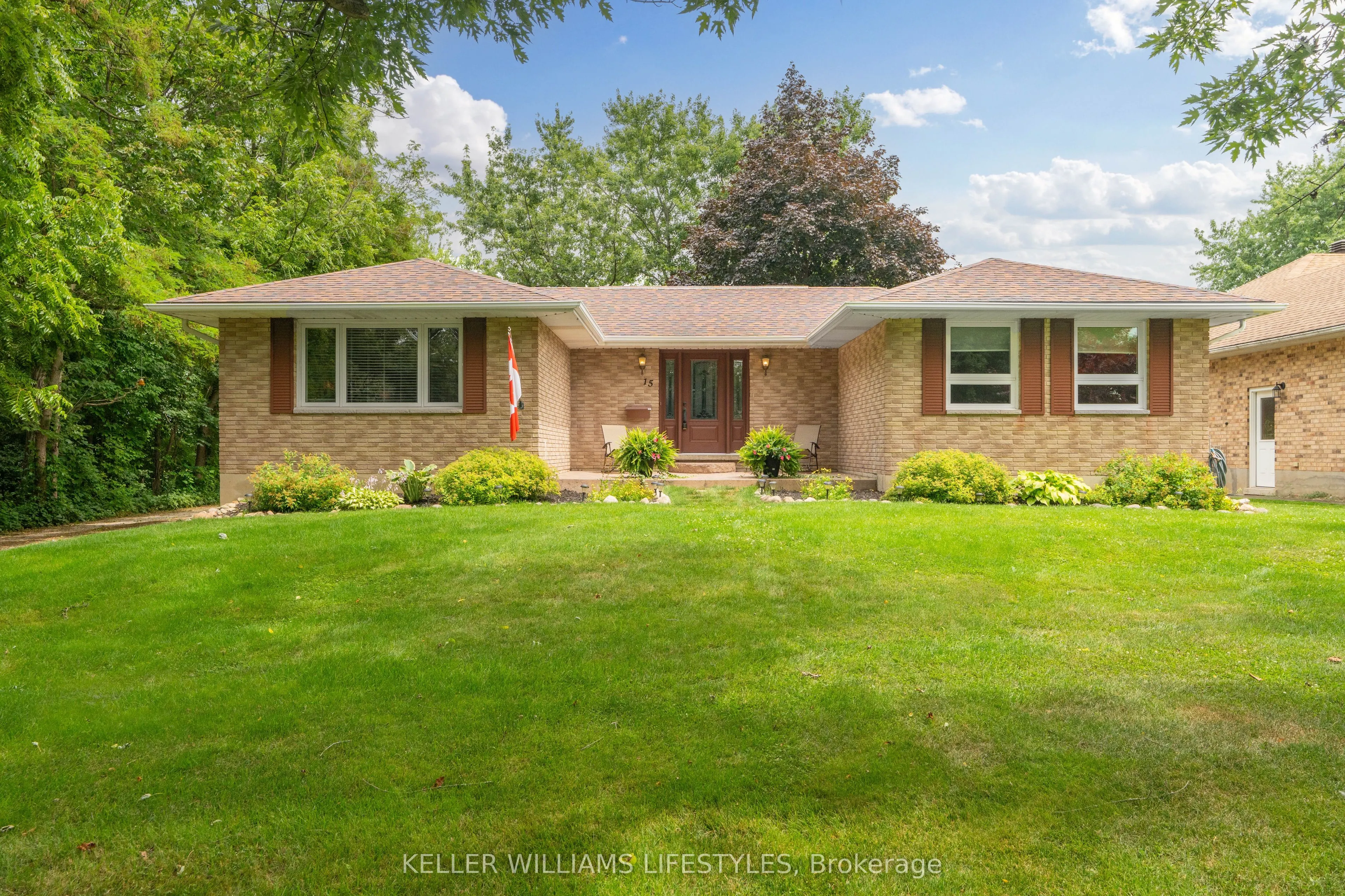 15 Bayley Street