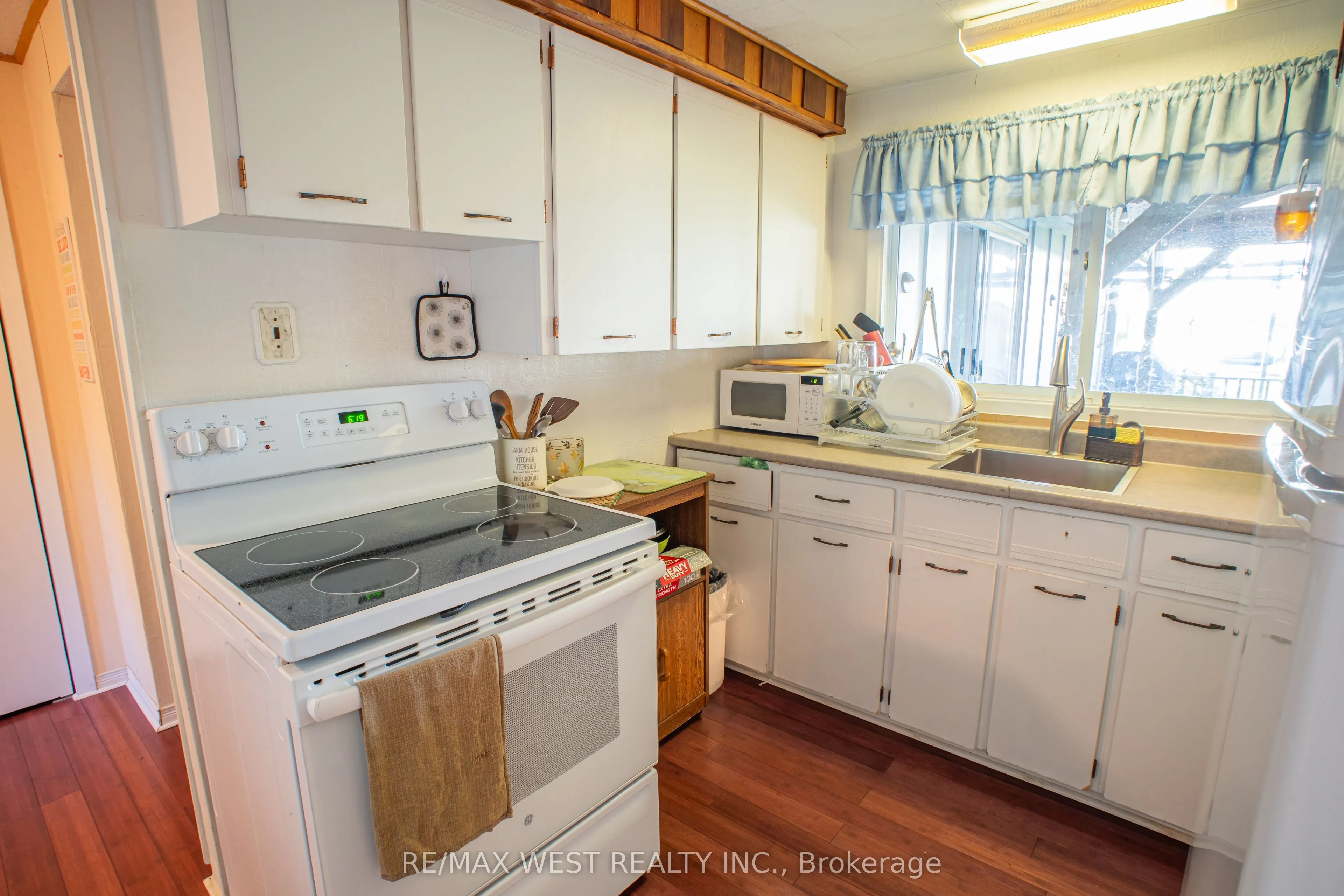 1392 Island View Drive