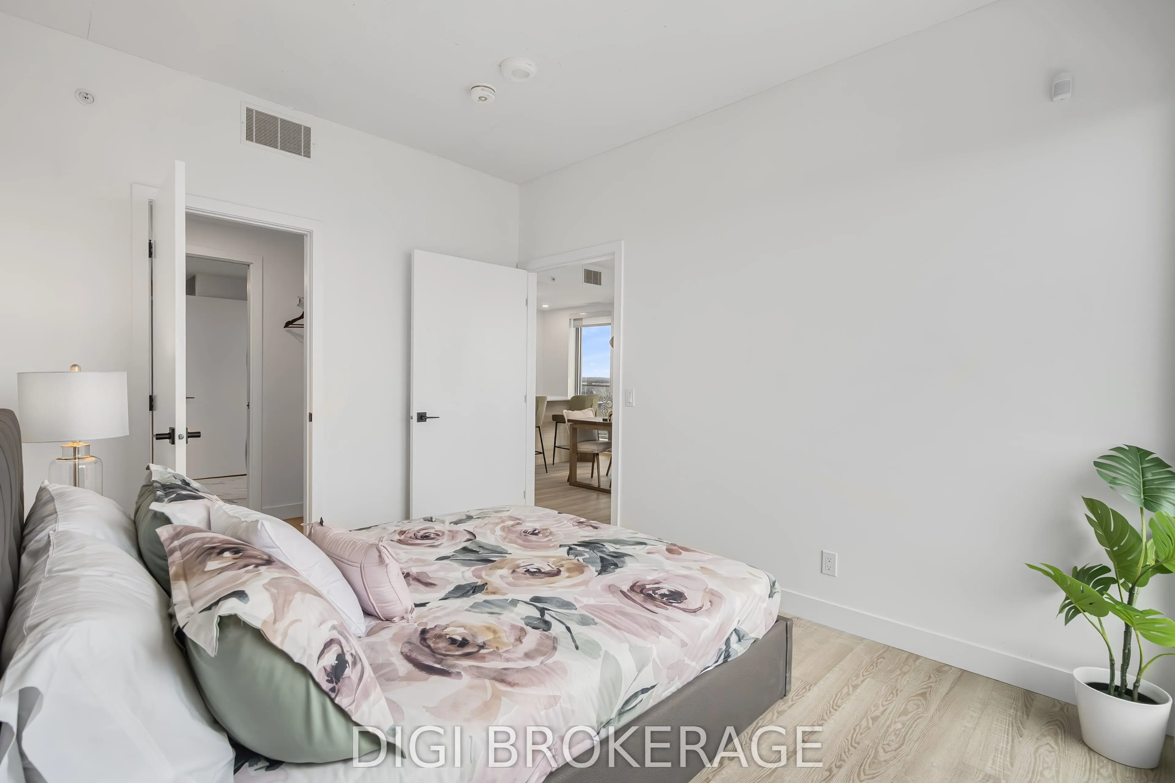 1240 Cummings Avenue, #207