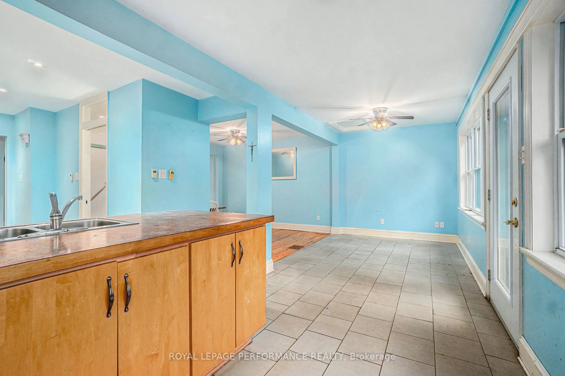 223 Carleton Avenue
