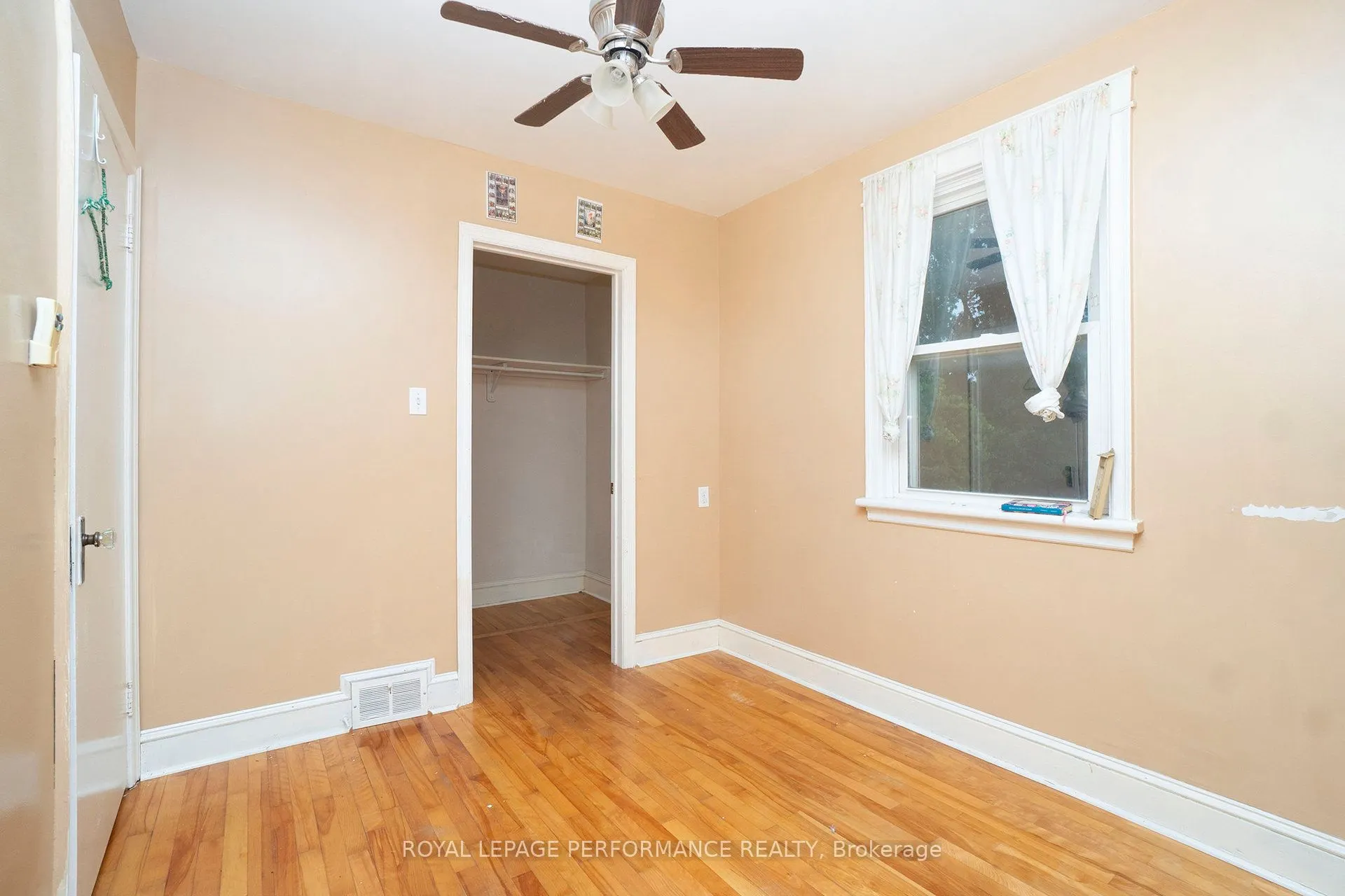 223 Carleton Avenue