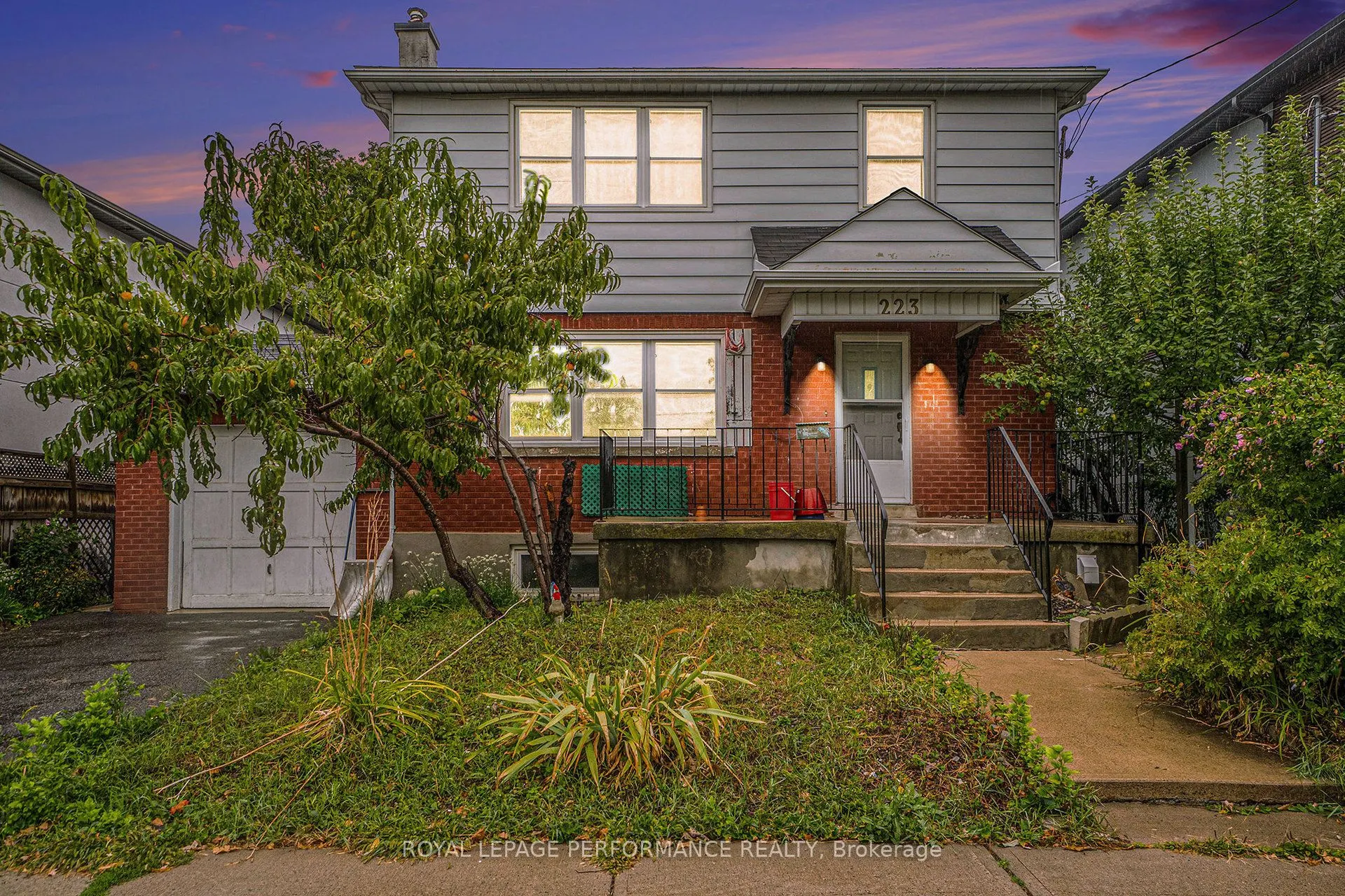 223 Carleton Avenue