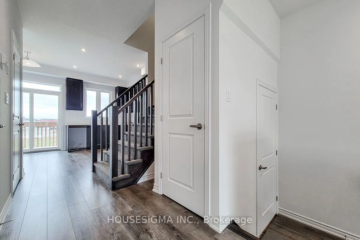 61 Soho Street, #33