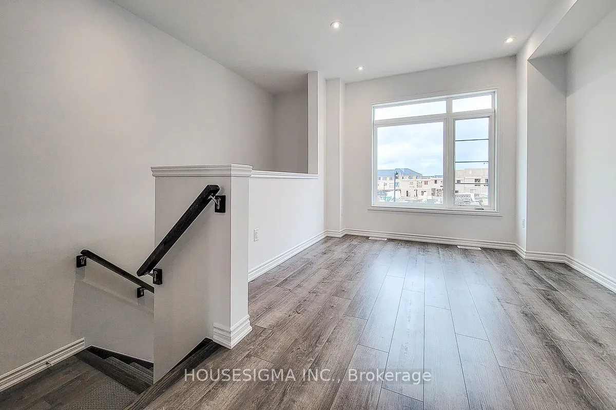 61 Soho Street, #33