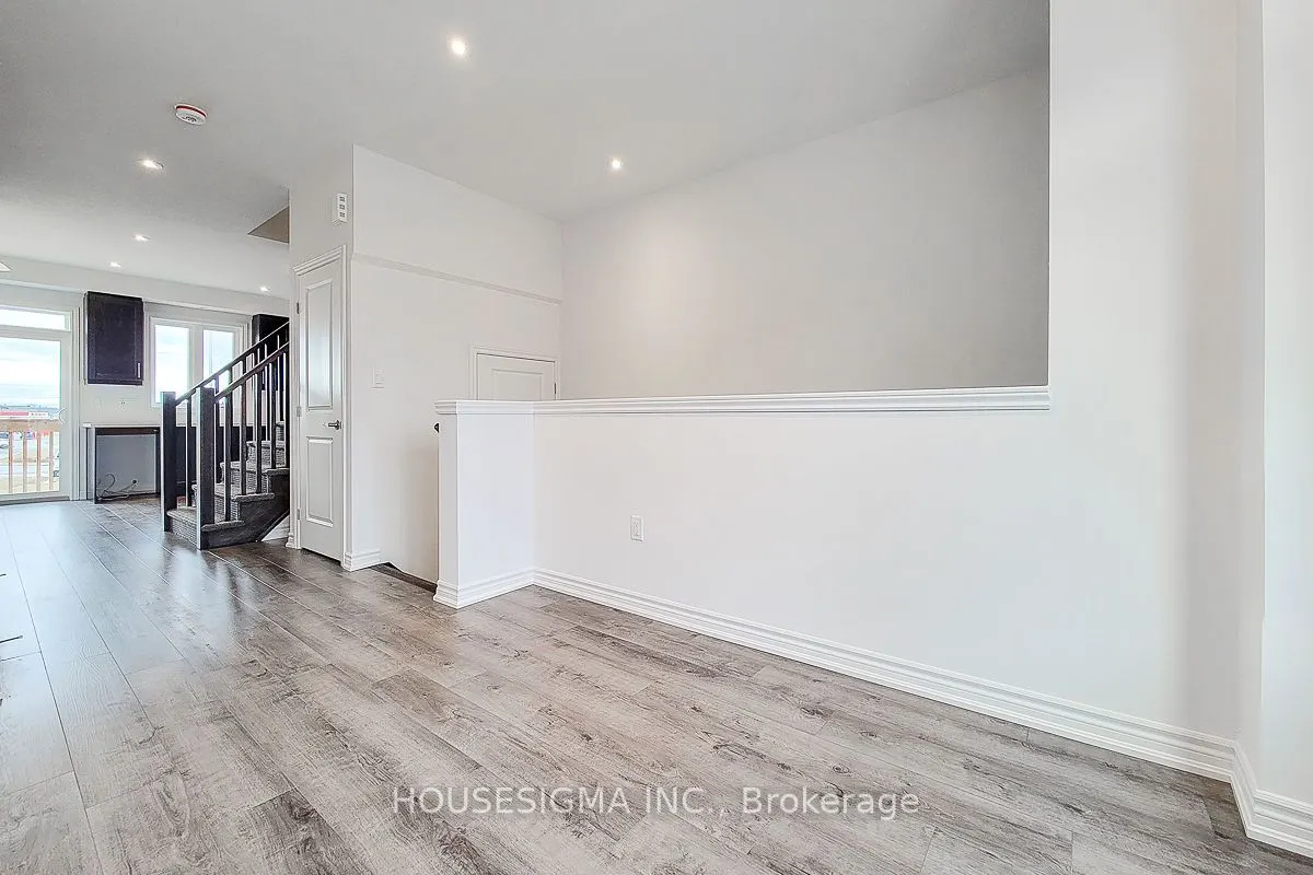 61 Soho Street, #33