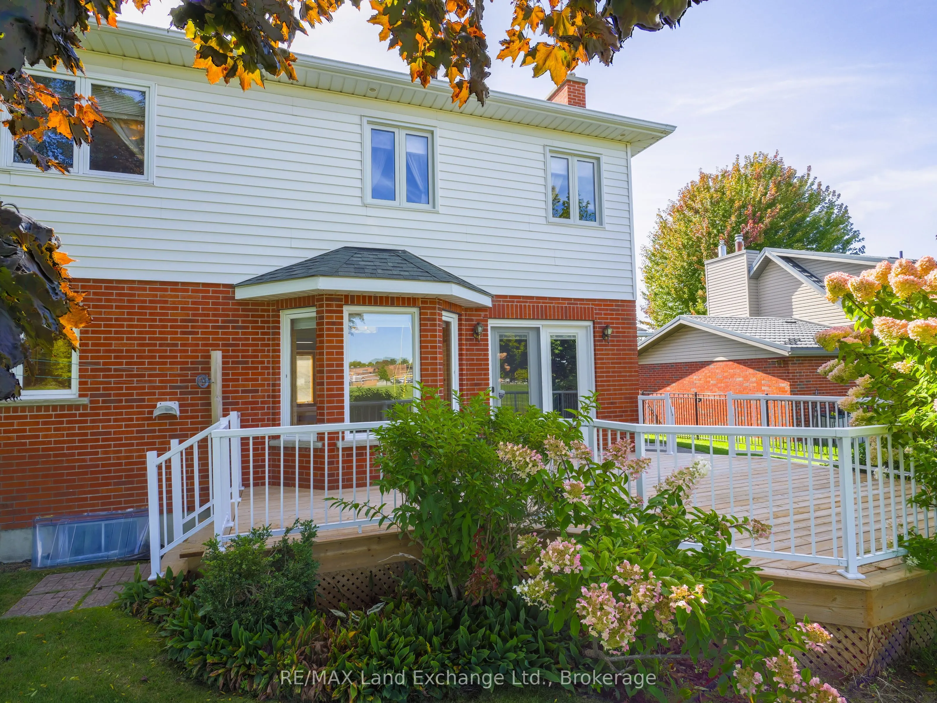 737 Louis Street