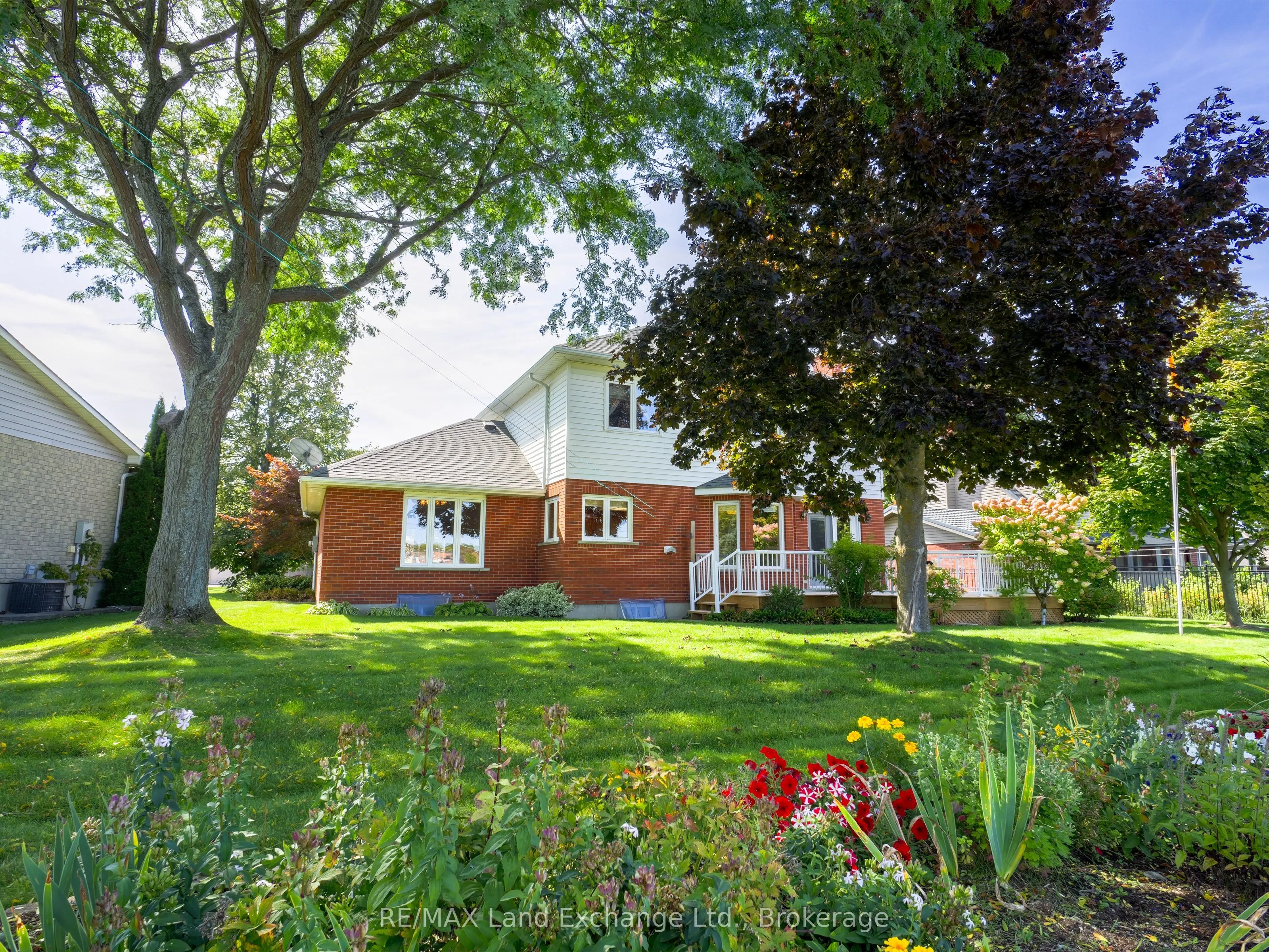 737 Louis Street