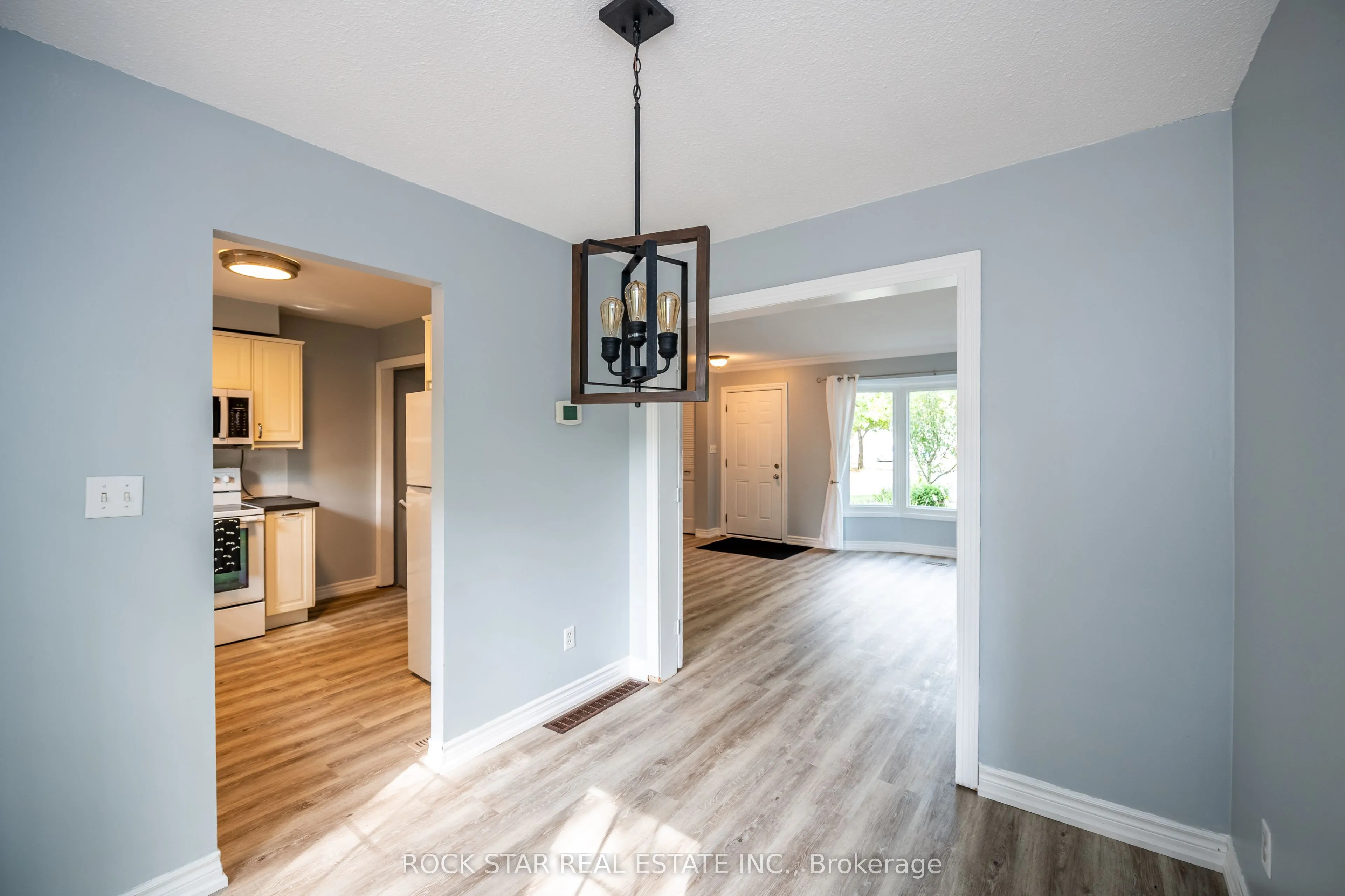 42 Oakmeadow Place